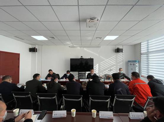 20211022 公司组织召开养护新入职人员安全培训会02.jpg