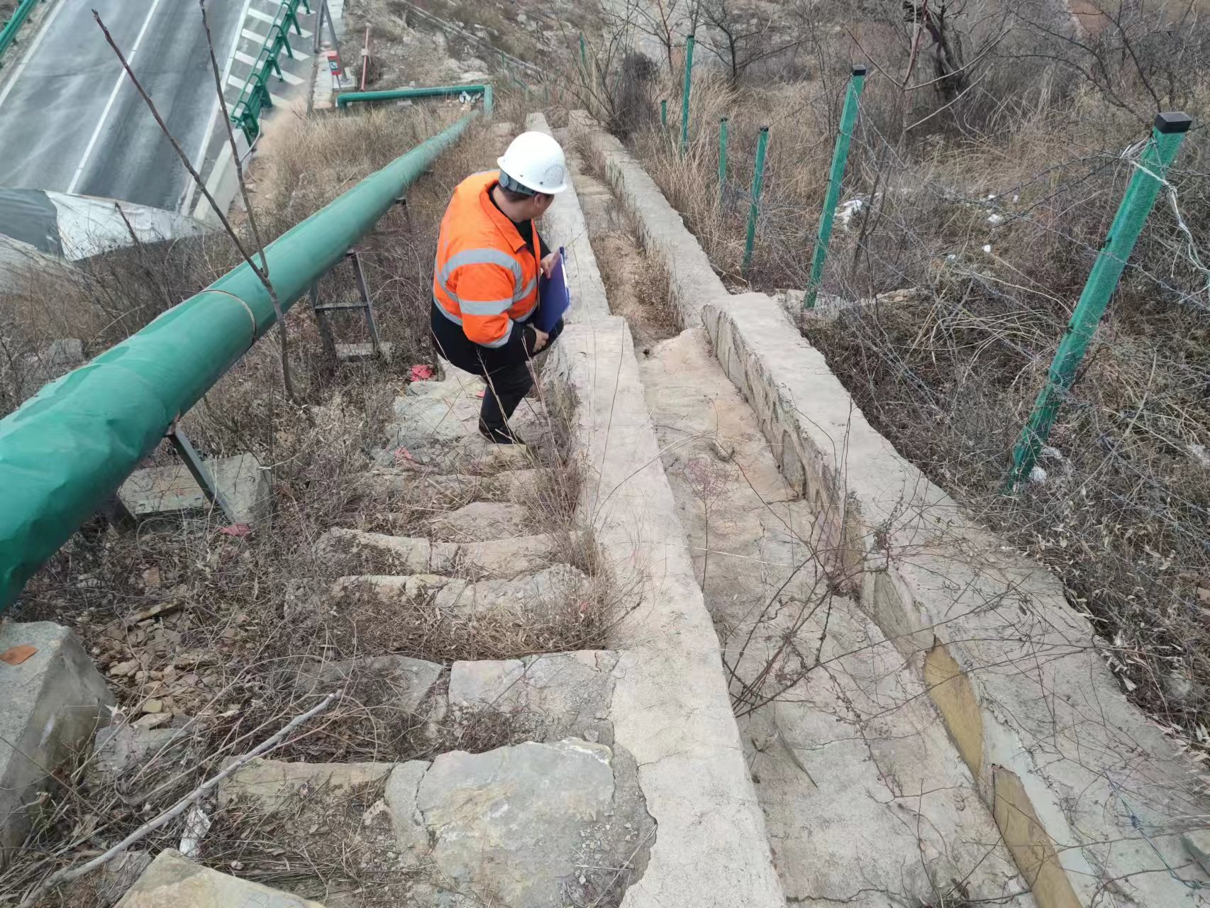 C:\Users\Administrator\Desktop\1.jpg C:\Users\Administrator\Desktop\1.jpg