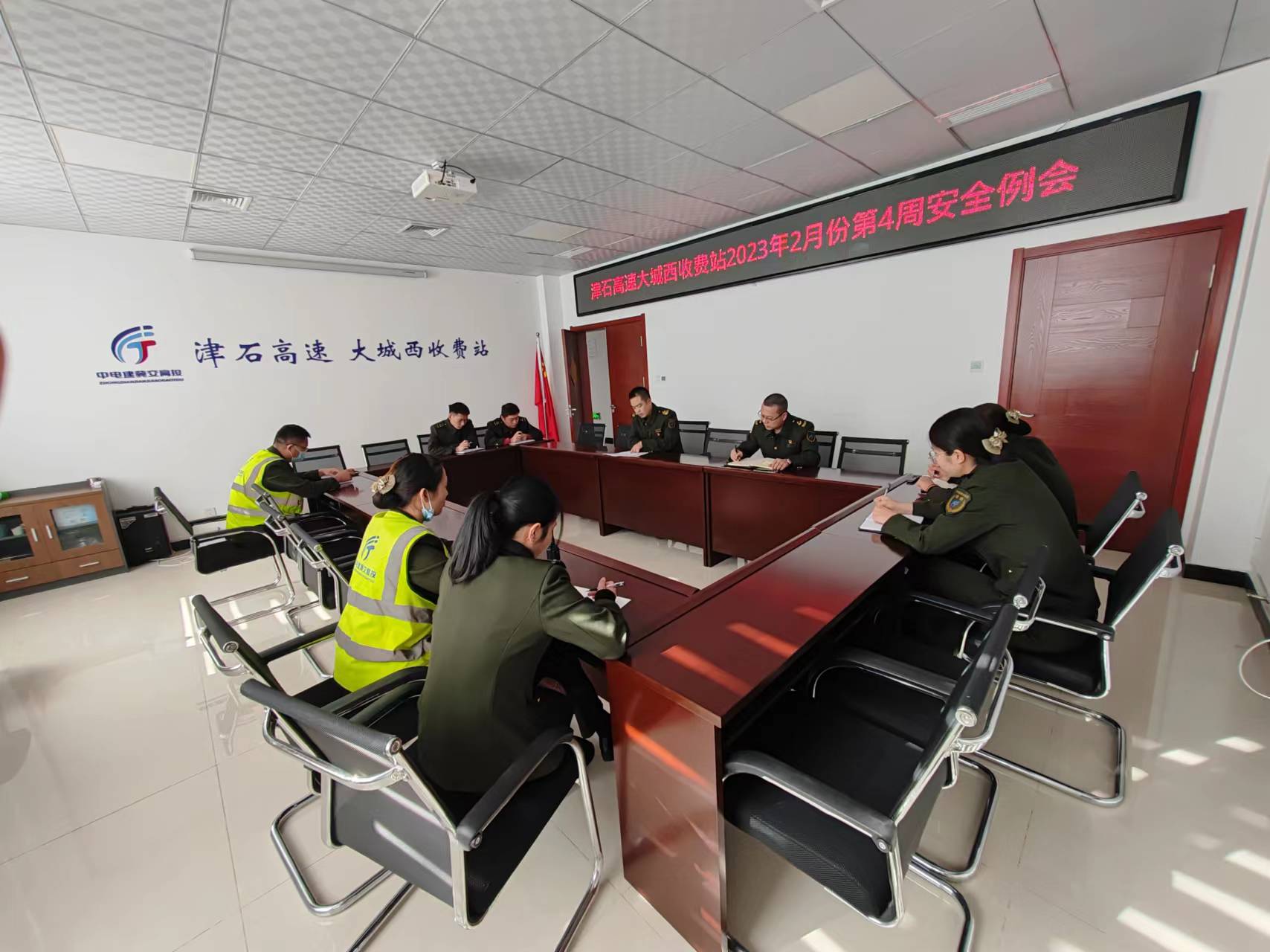 eae10e71b8023a8bfcd3770ff33d5bb.jpg eae10e71b8023a8bfcd3770ff33d5bb.jpg