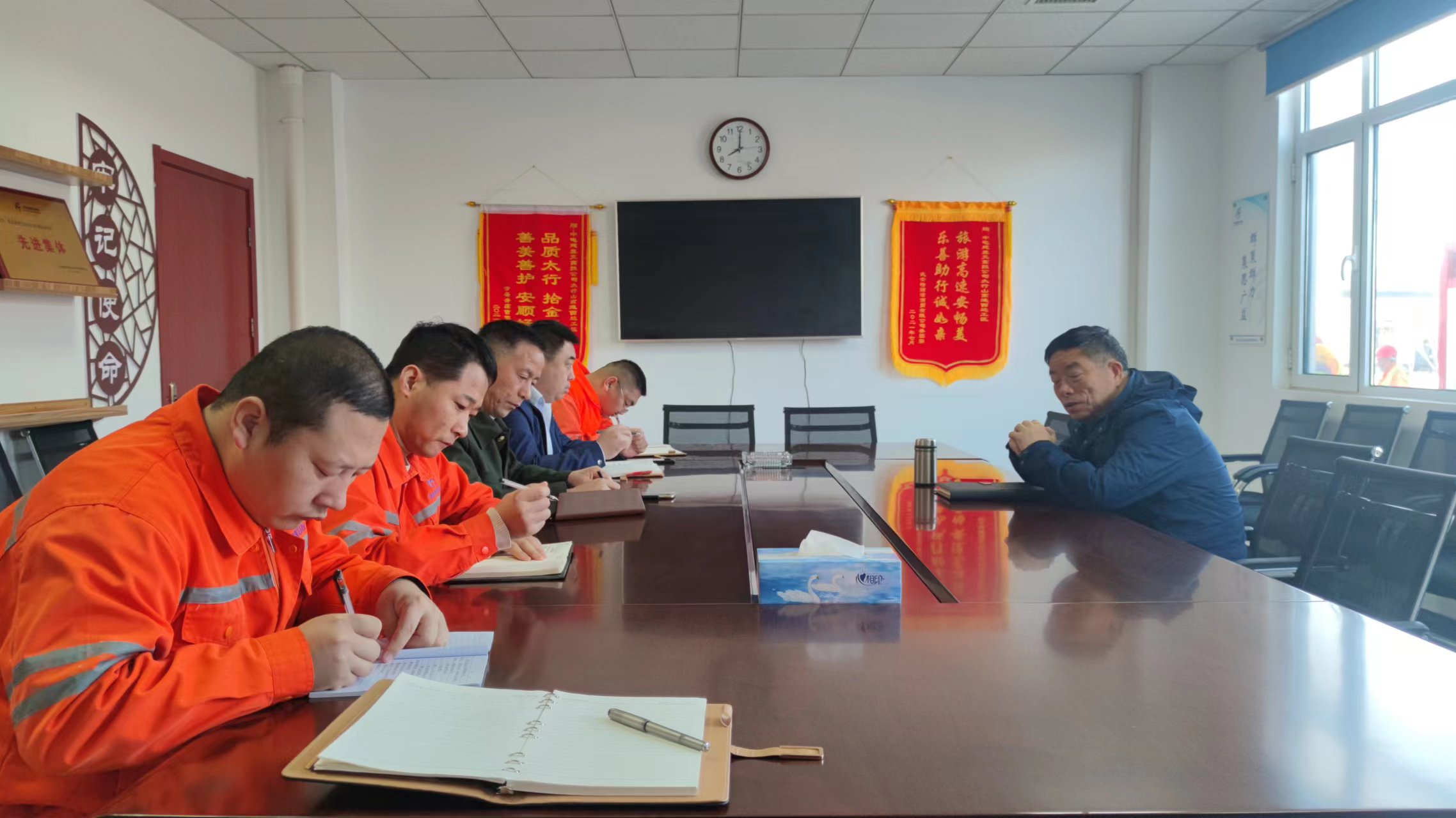 E:\桌面\2deb3e338d17d6b060a42d0b5322a21.jpg E:\桌面\2deb3e338d17d6b060a42d0b5322a21.jpg