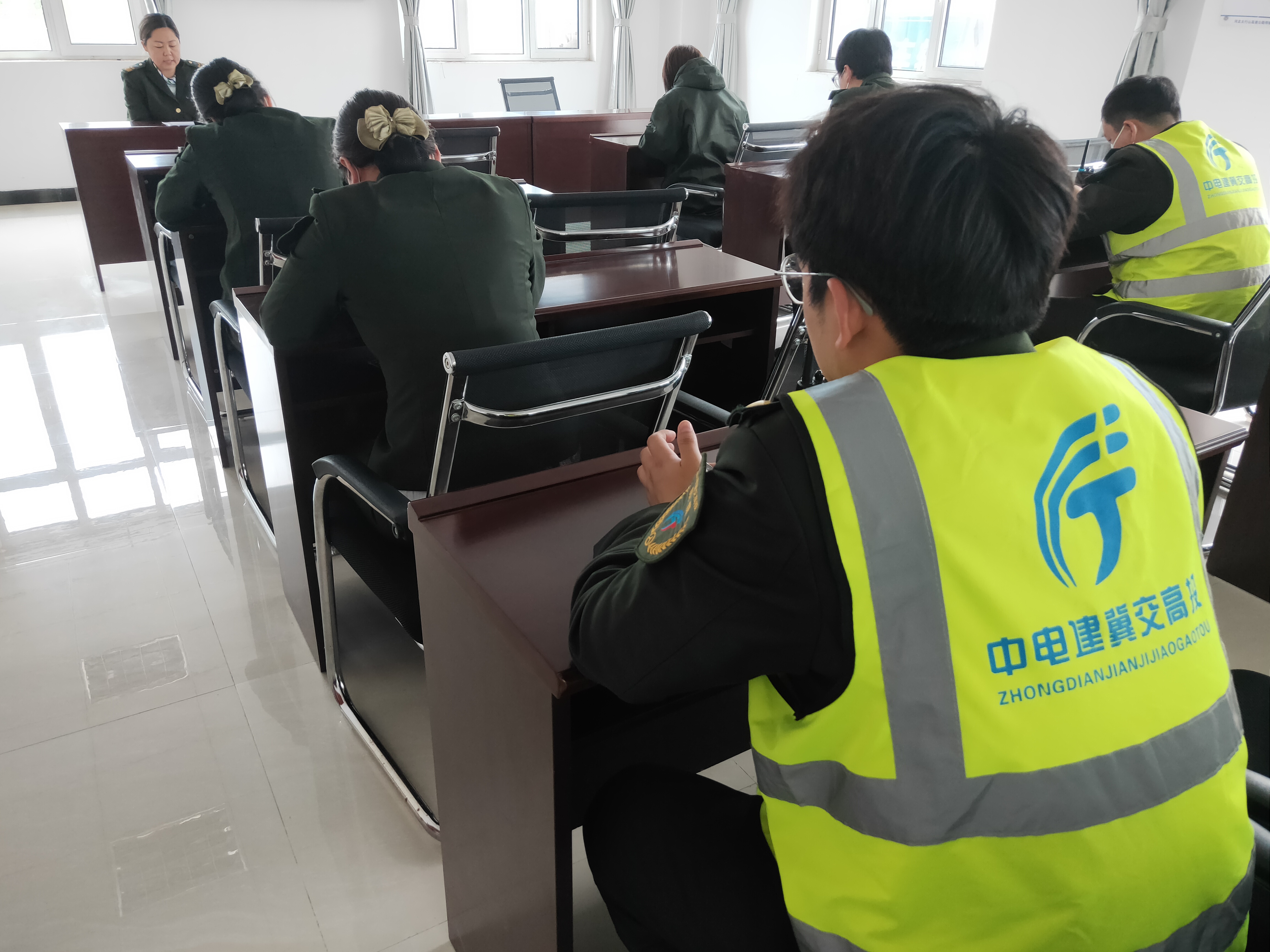 C:\Users\联想\Desktop\5.6 安全半月例会.jpg