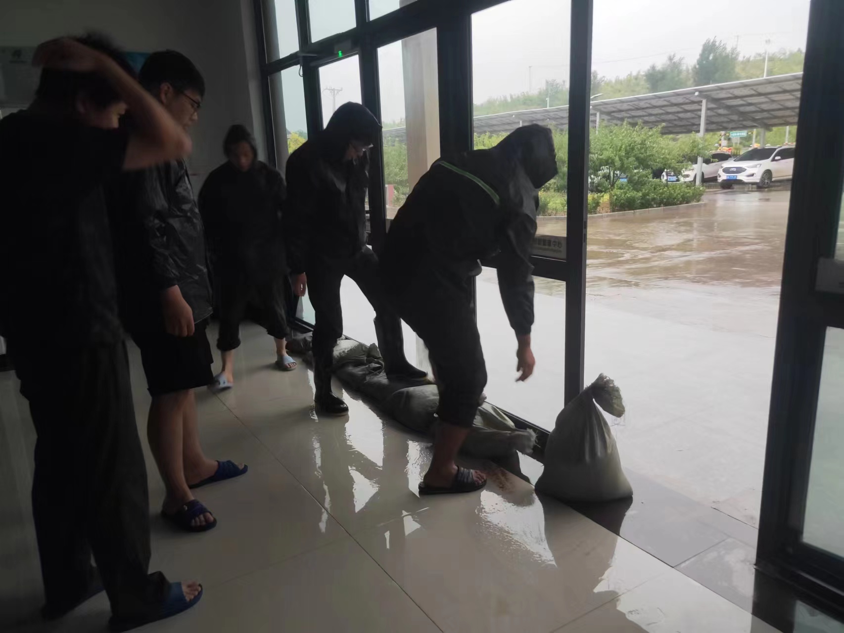C:\Users\联想\Desktop\需上传稿件\8.23启动防汛预案.jpg