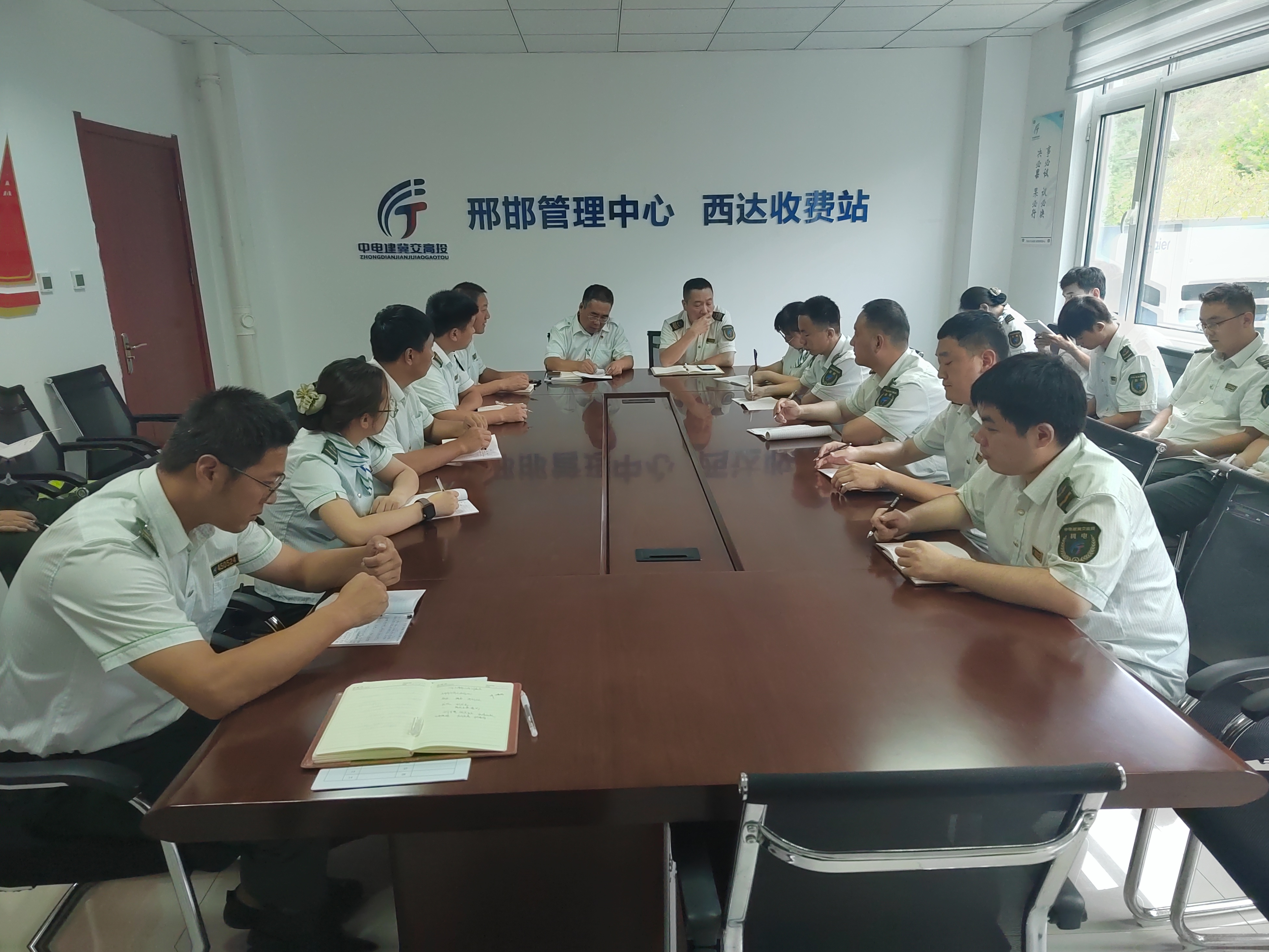 古铜色让他人员.jpg
