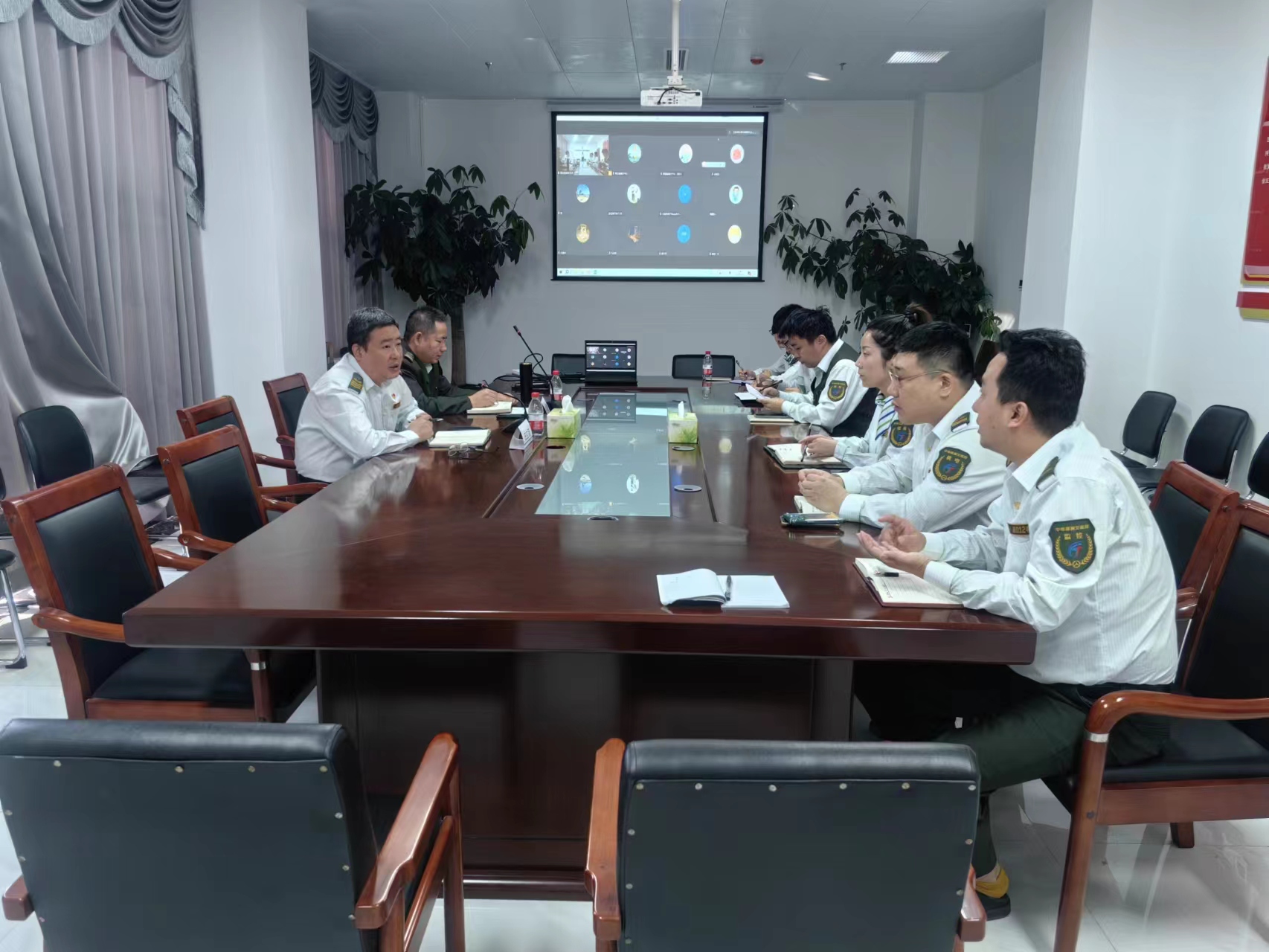 5e774fa81b47538e0f731b253f42b7f.jpg 5e774fa81b47538e0f731b253f42b7f.jpg