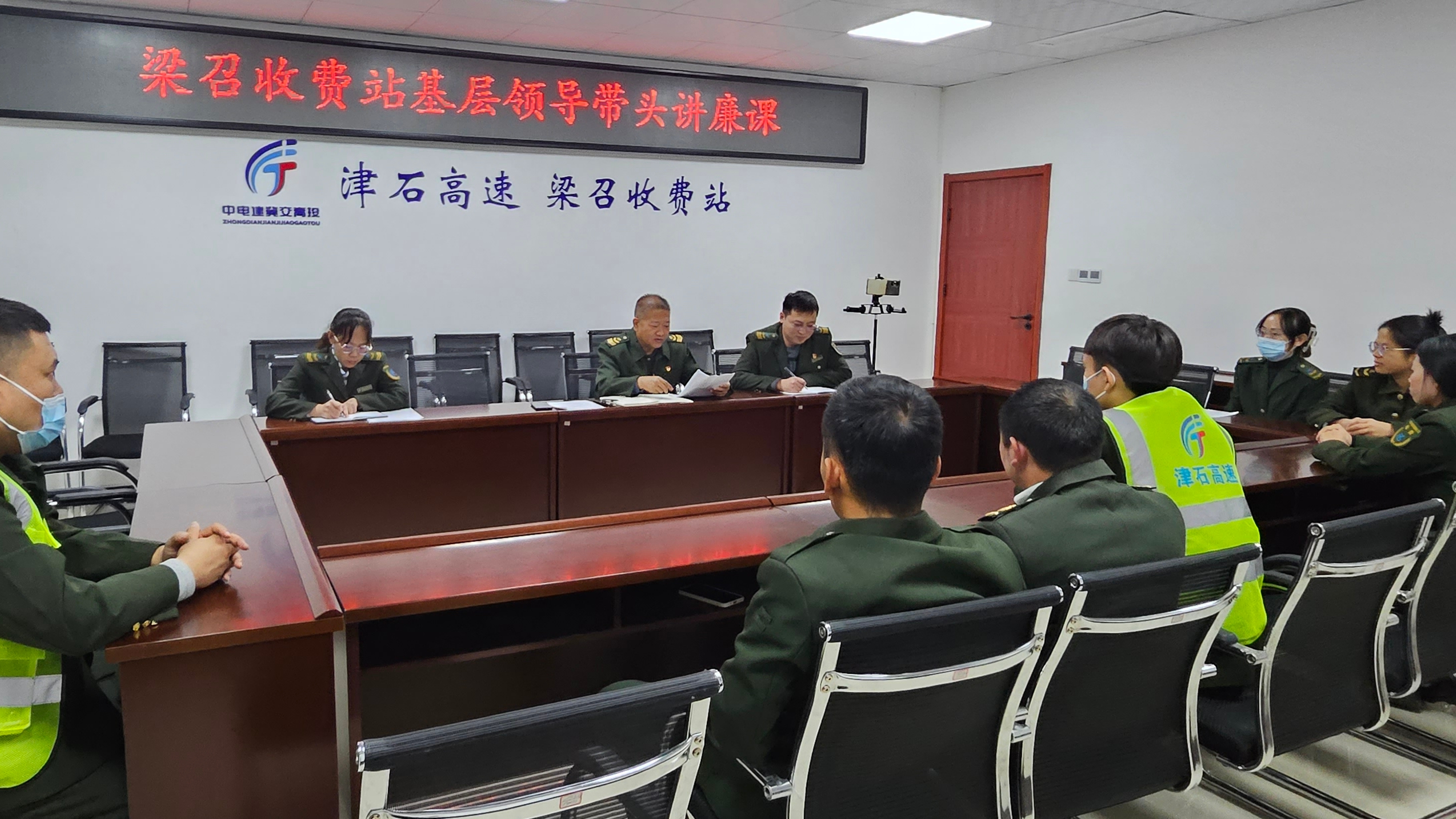 C:\Users\lx\Desktop\微信图片_20231109200547.jpg C:\Users\lx\Desktop\微信图片_20231109200547.jpg