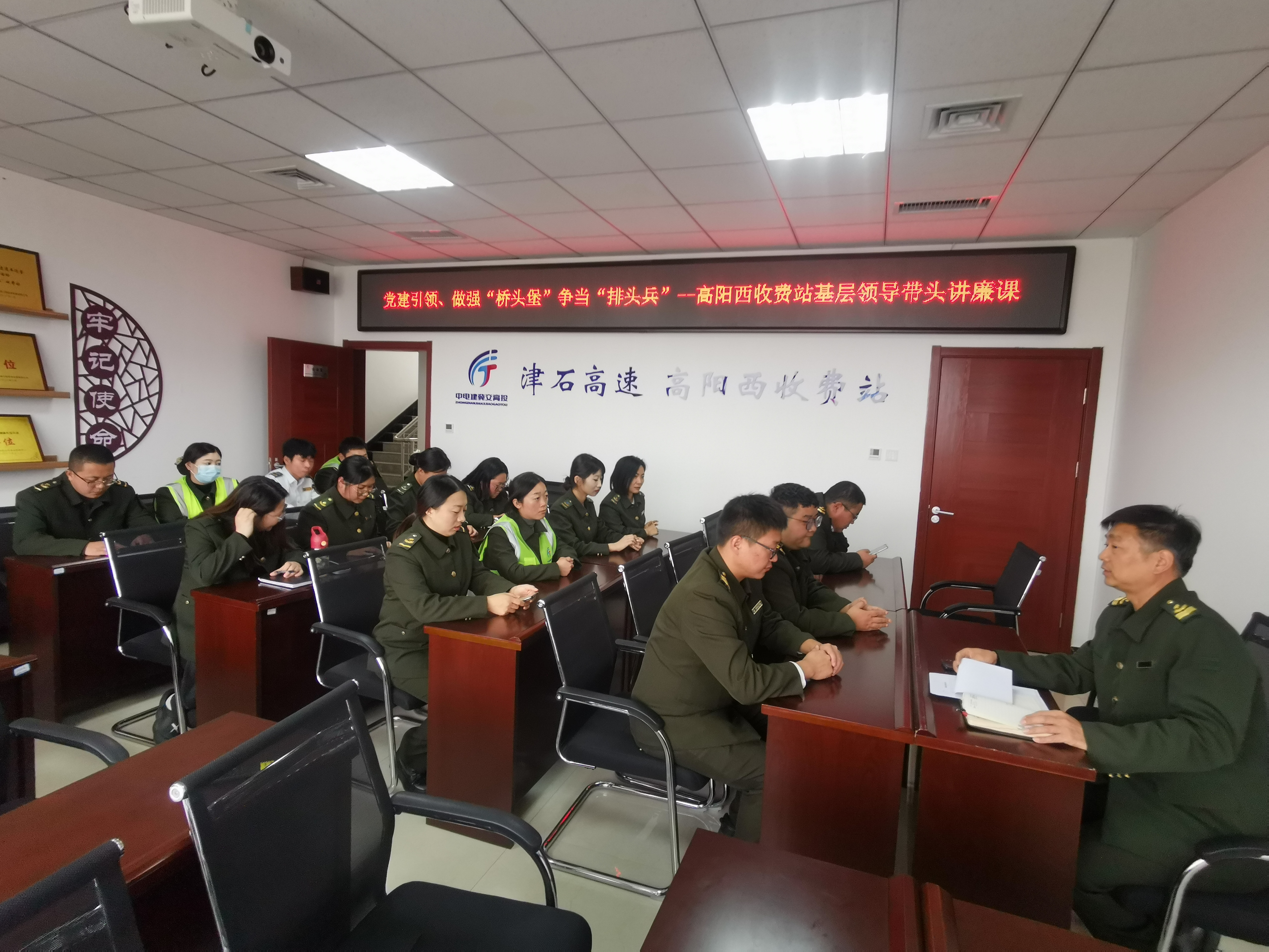 a2776d178fe8fc120ea271215f795d0.jpg