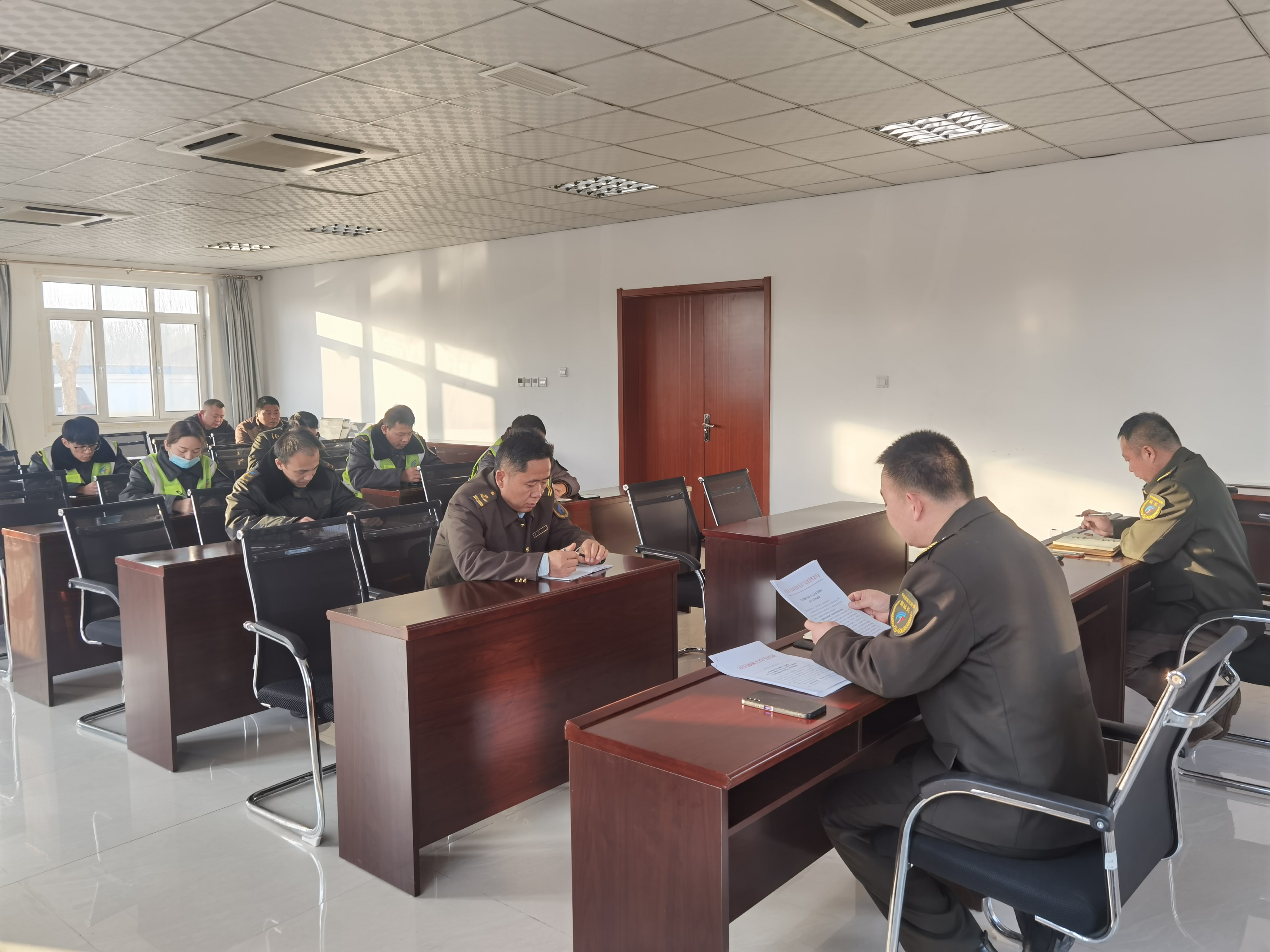 安全例会1.4-4.jpg 安全例会1.4-4.jpg