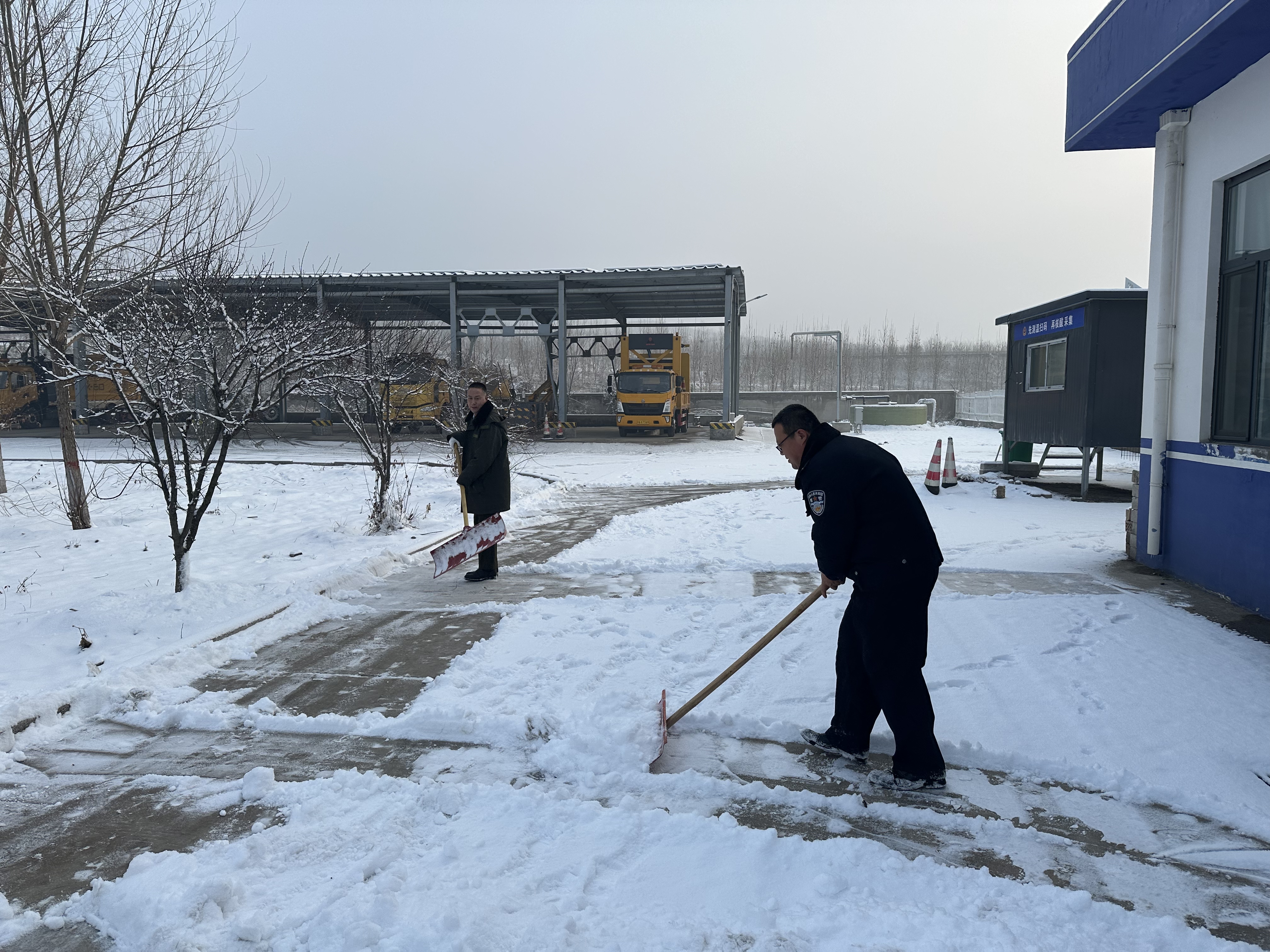 联合院区除雪.jpg