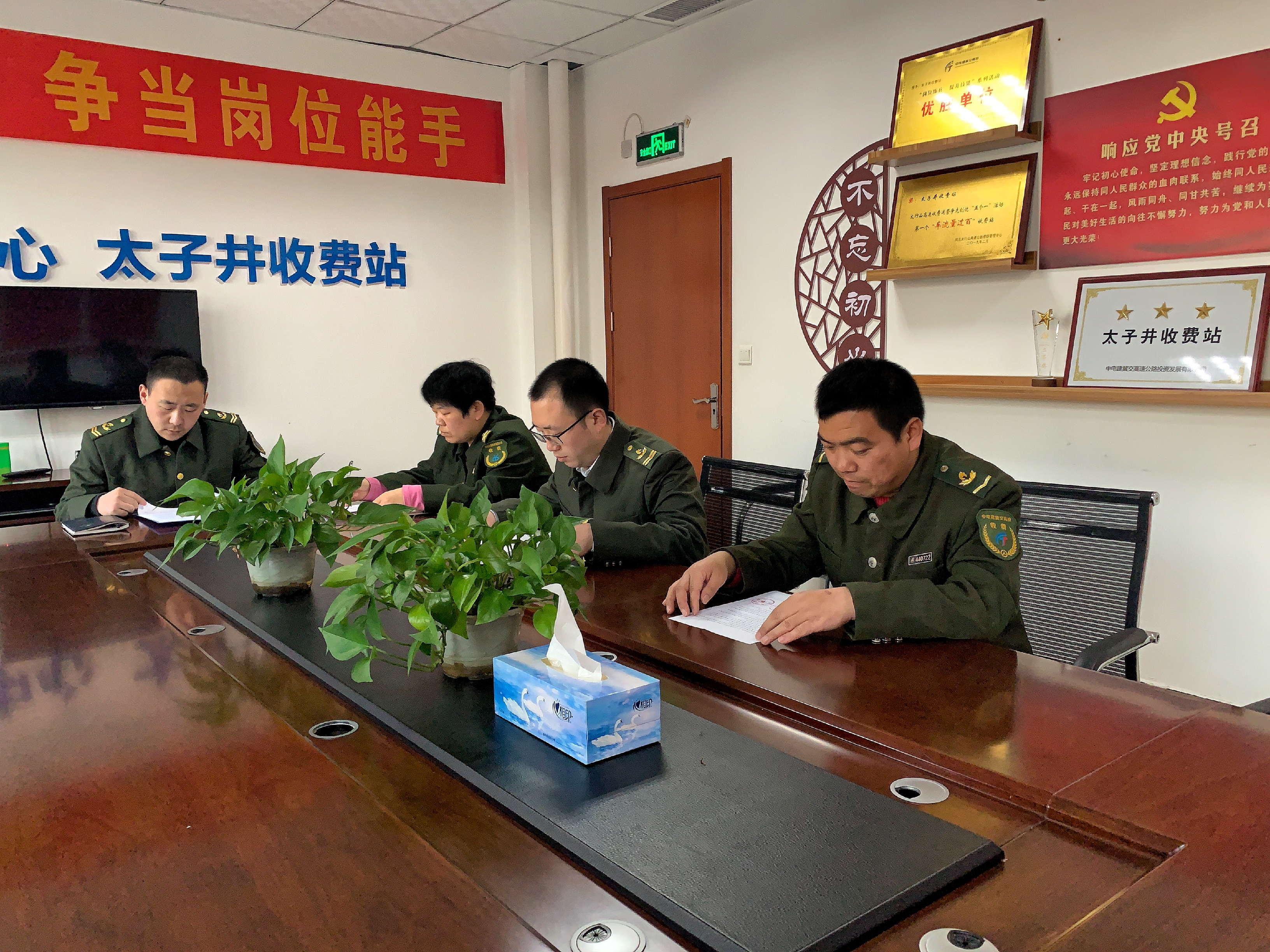 e60cdac47a162261ed9c587b5eb6594.jpg