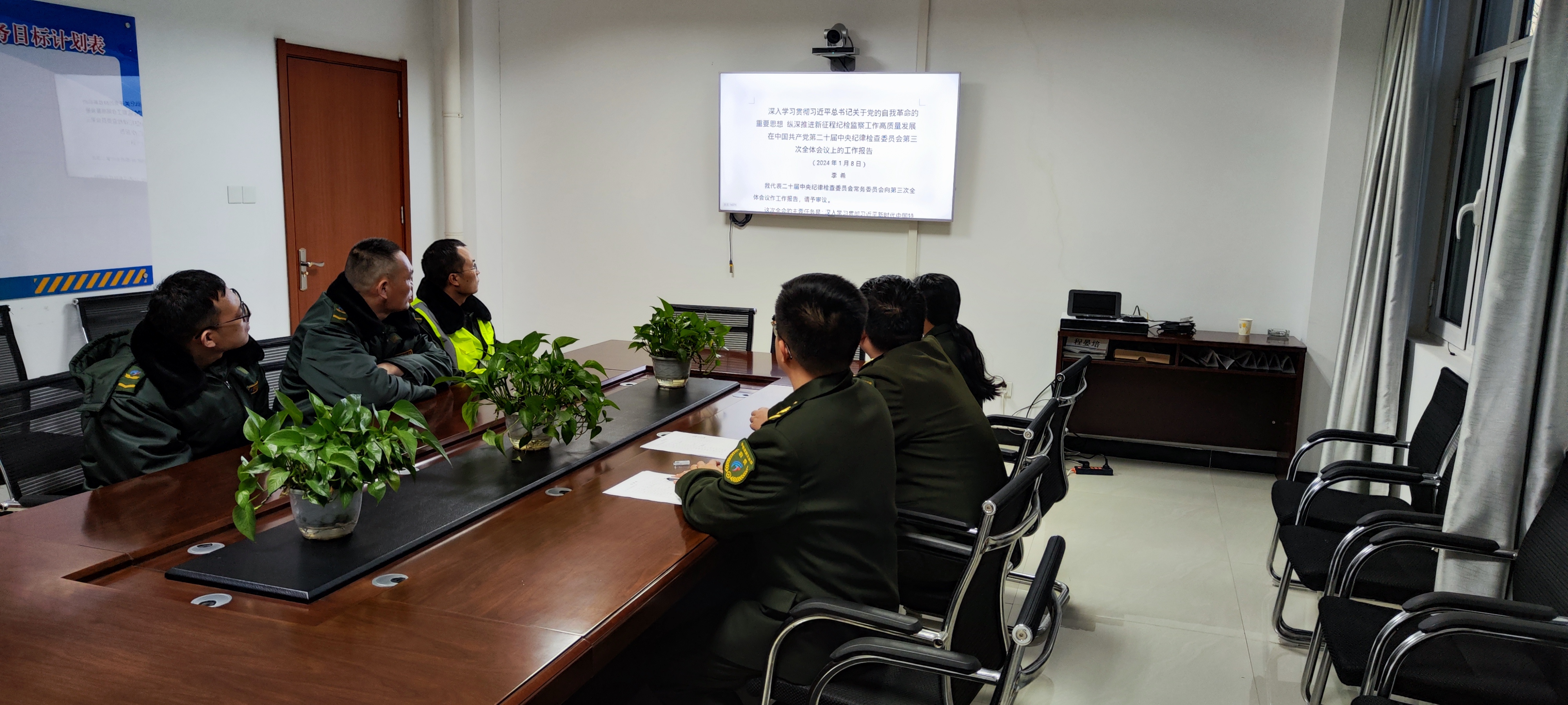 学习照片2.jpg 学习照片2.jpg