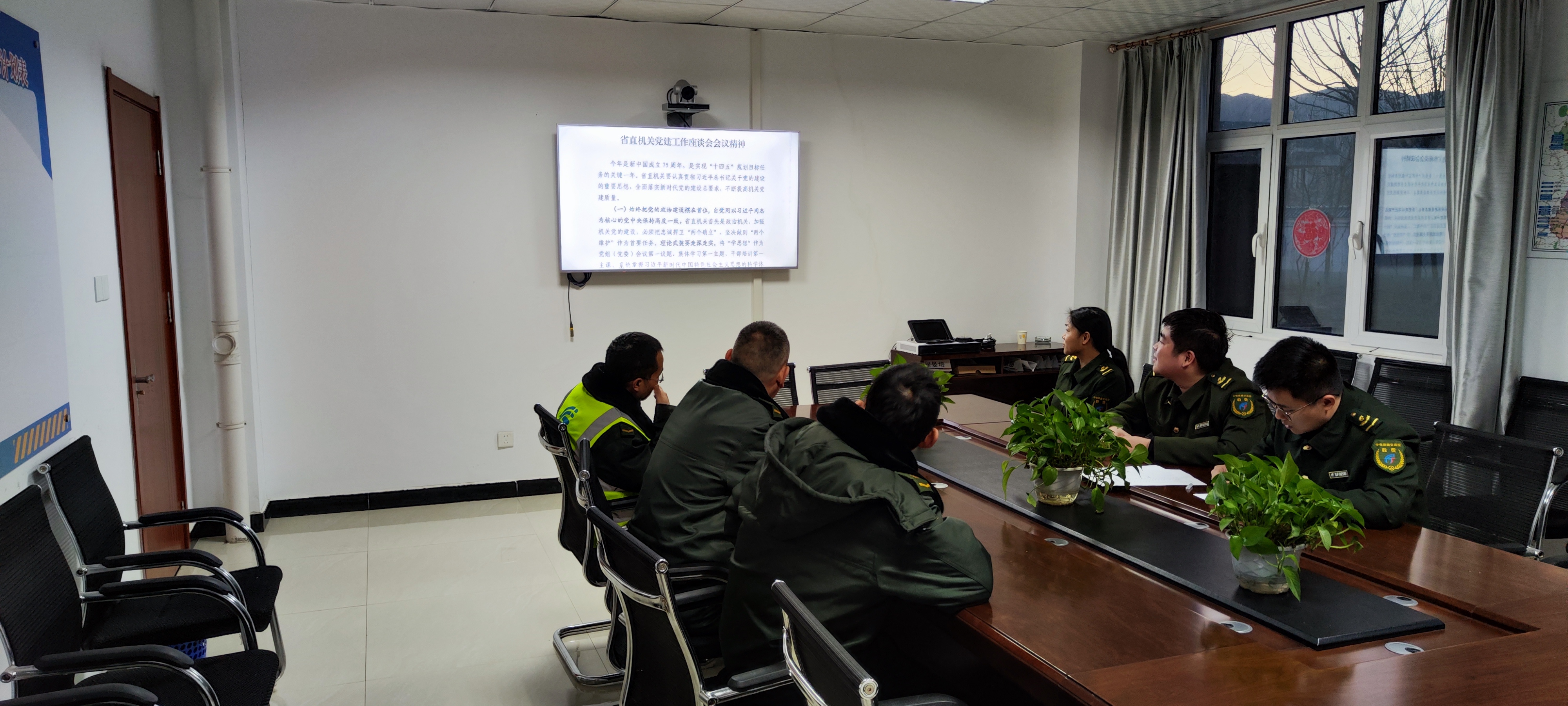 学习照片1.jpg 学习照片1.jpg