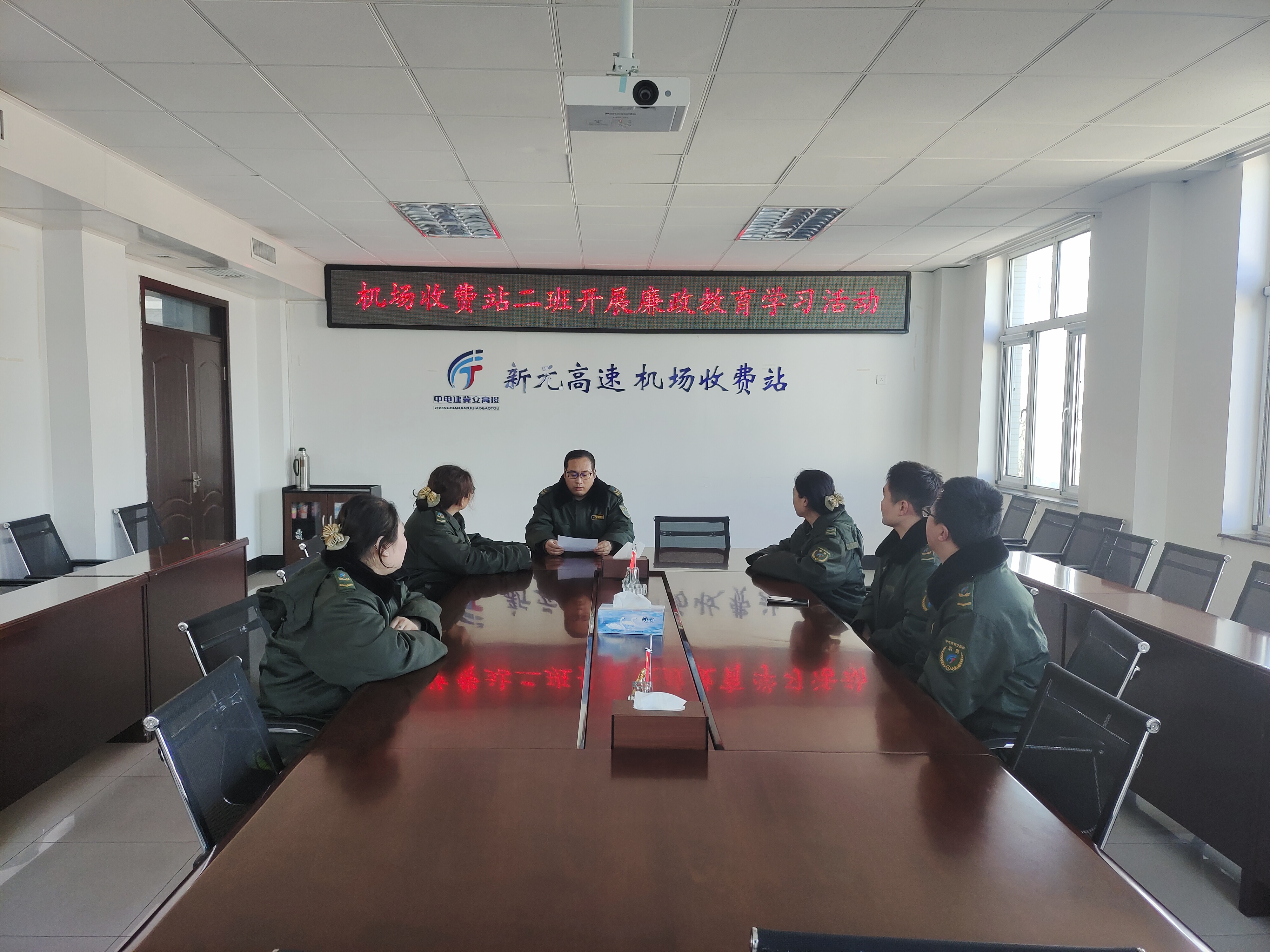 b4a9a9402de9b61c0f88040365e5d96.jpg b4a9a9402de9b61c0f88040365e5d96.jpg