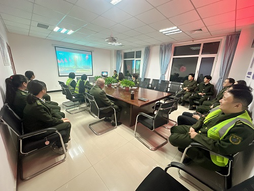 C:\Users\Administrator\Desktop\2.jpg