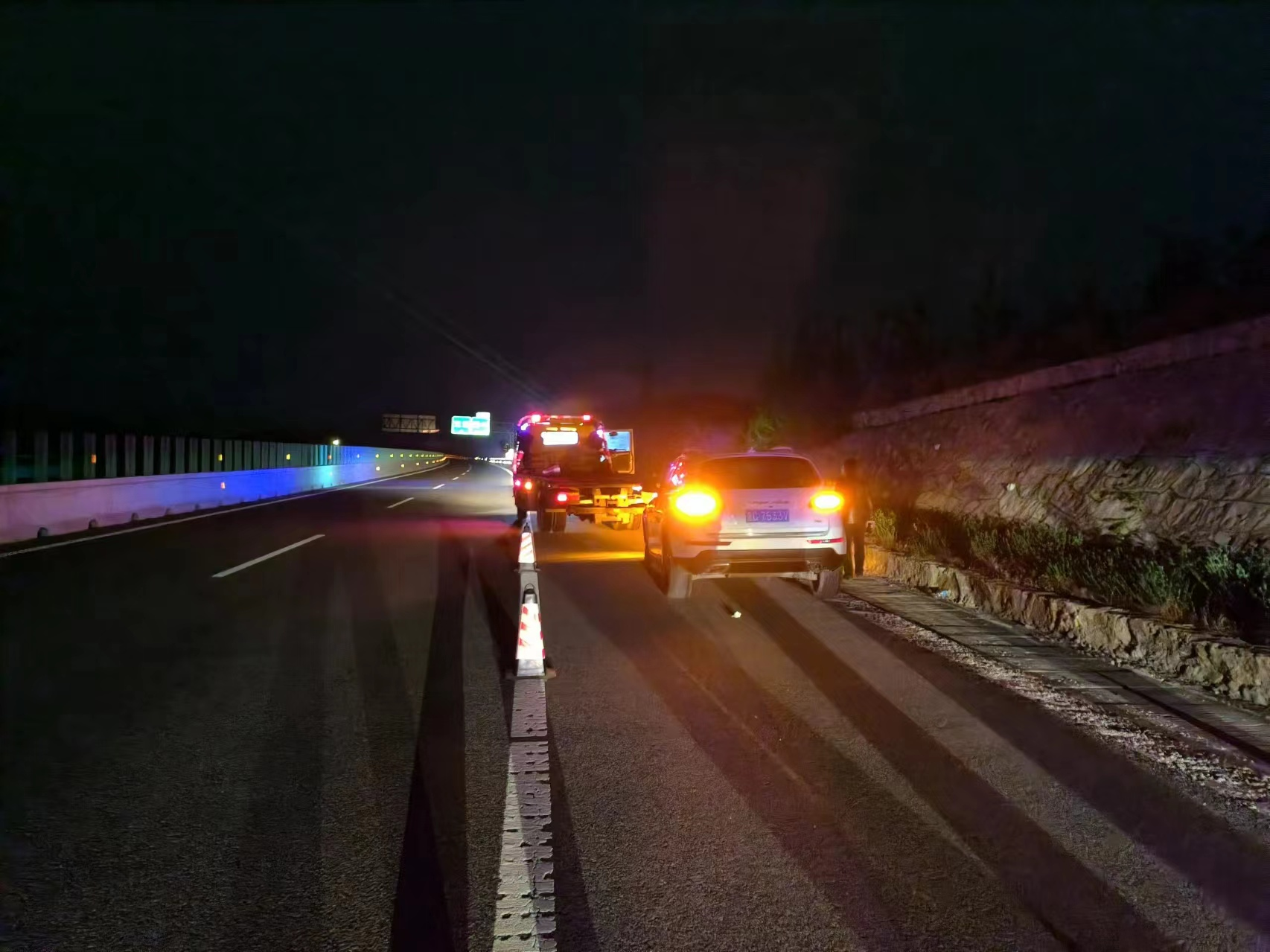 C:\Users\Administrator\Desktop\图片1.png C:\Users\Administrator\Desktop\图片1.png