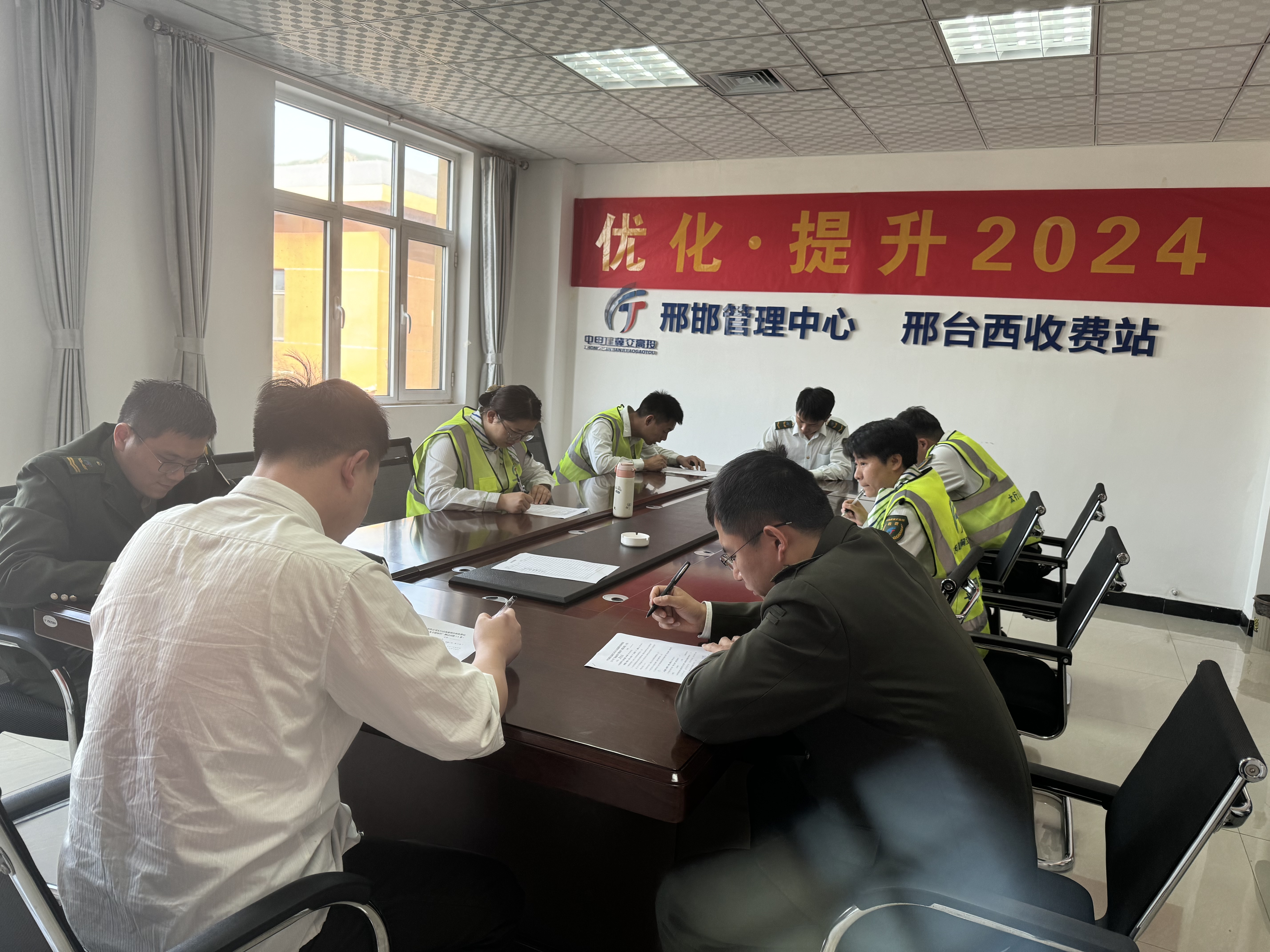 C:\Users\Administrator\Desktop\测试.jpg
