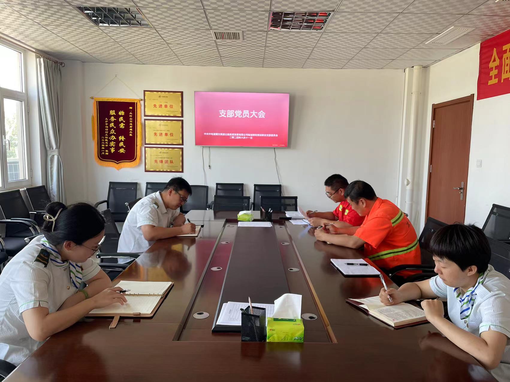 C:\Users\Administrator\Desktop\8d7379714edba109743c05d20e1f738.jpg C:\Users\Administrator\Desktop\8d7379714edba109743c05d20e1f738.jpg
