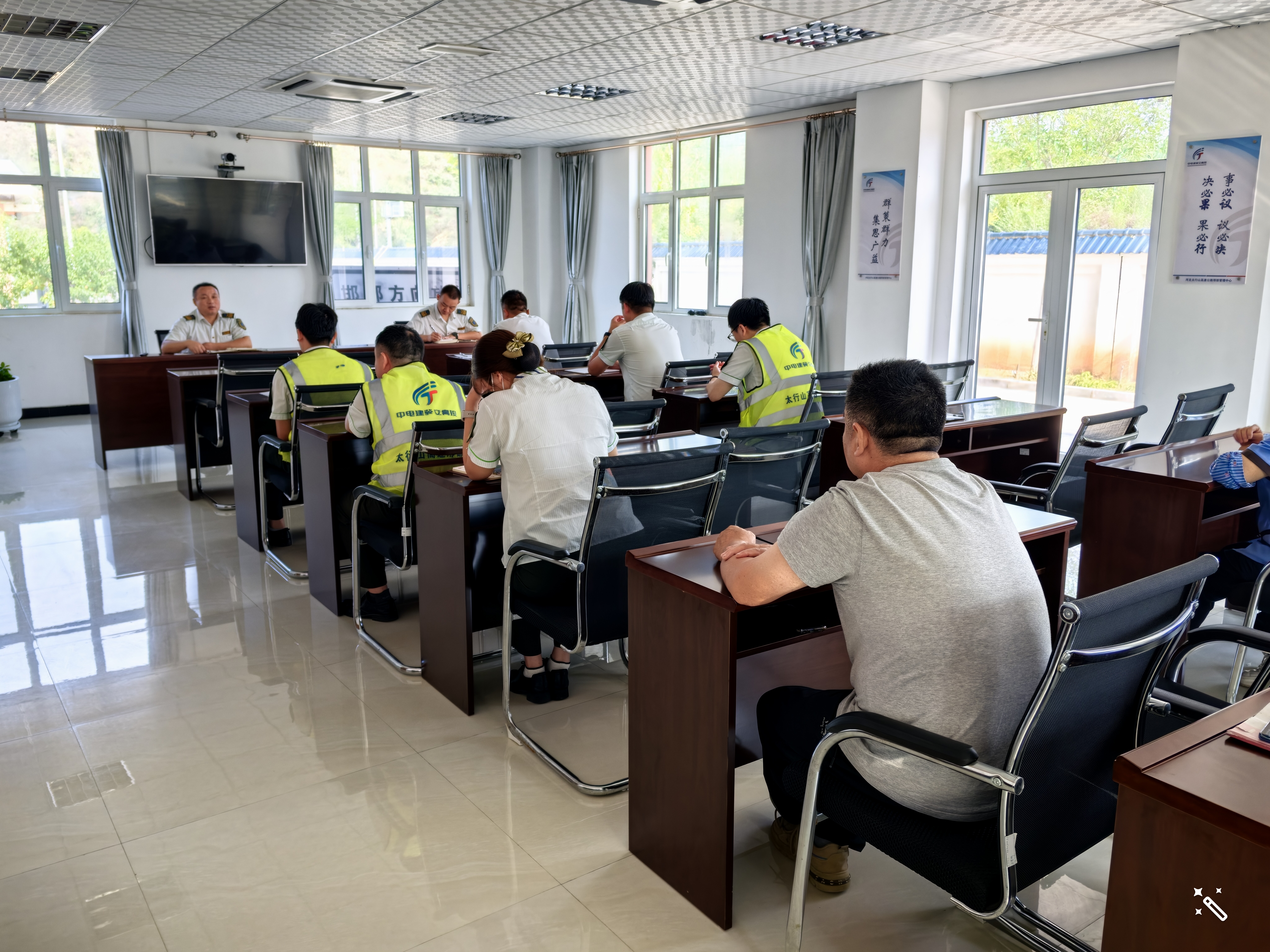 af9e9eccc7e0c46e52332bfdd85024b.jpg af9e9eccc7e0c46e52332bfdd85024b.jpg