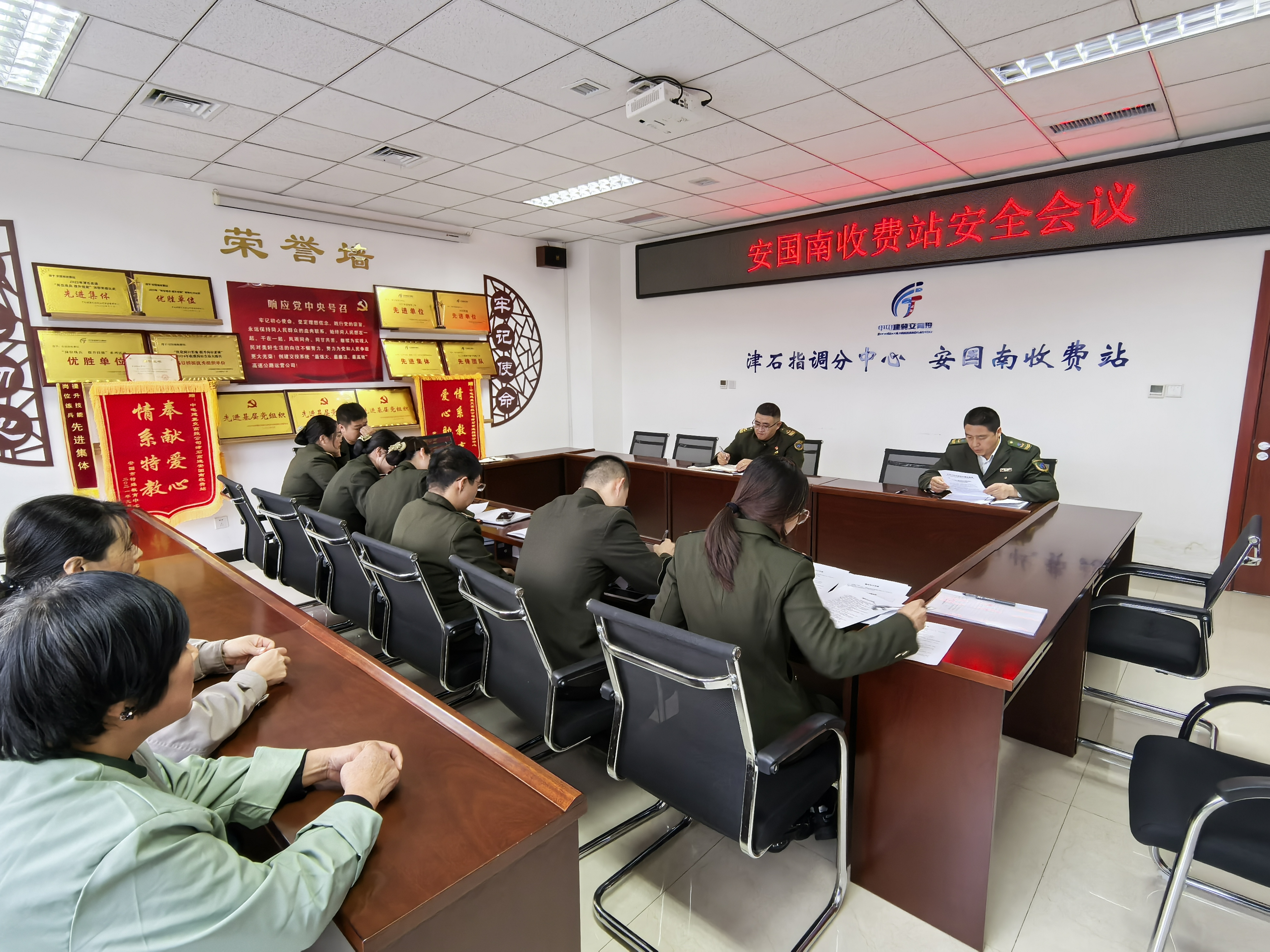 E:\用户\I\Desktop\5.jpg E:\用户\I\Desktop\5.jpg