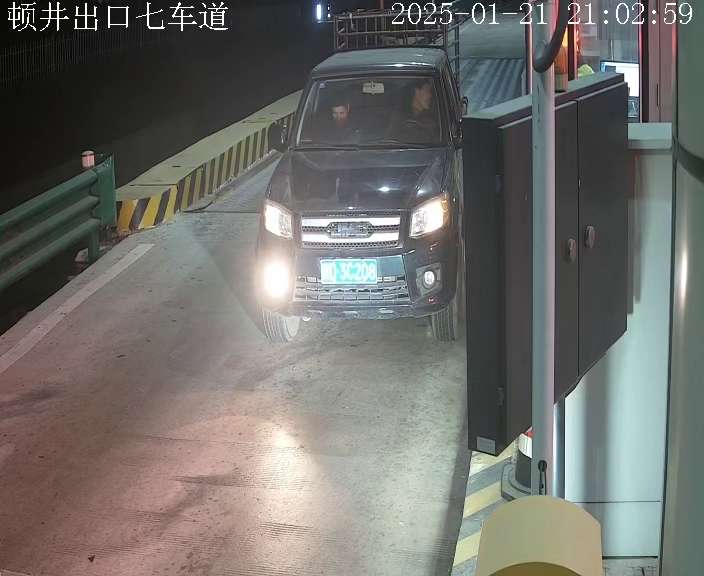 顿井出口七车道 (服务器)_001_2025-01-21-21-03-01.jpg
