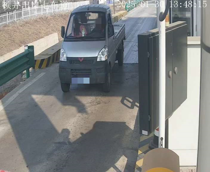 顿井出口七车道 (服务器)_001_2025-01-30-13-48-16.jpg