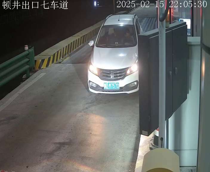 15日问路加油站 (2).jpg