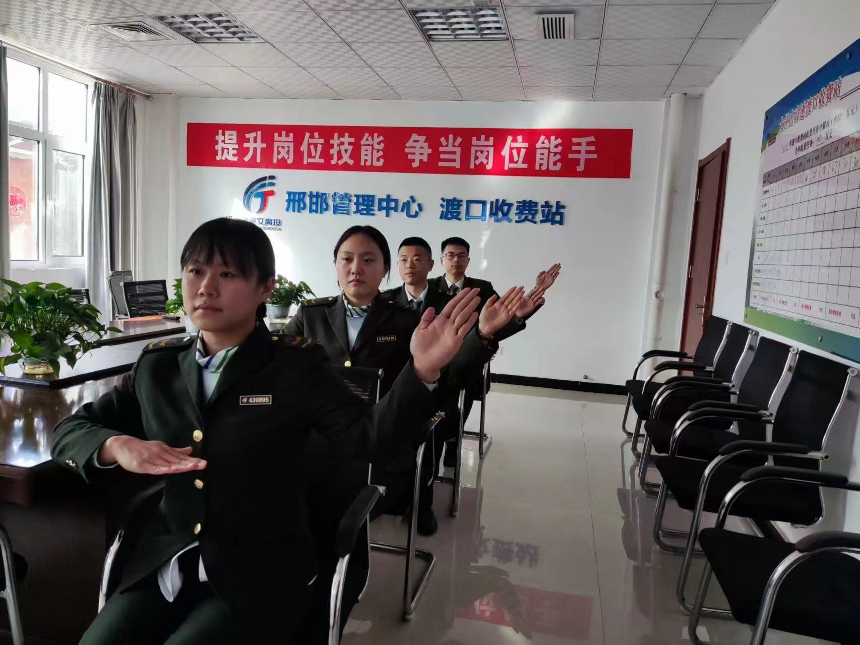b01249acbf63cb59e5da5b9089b1642.jpg