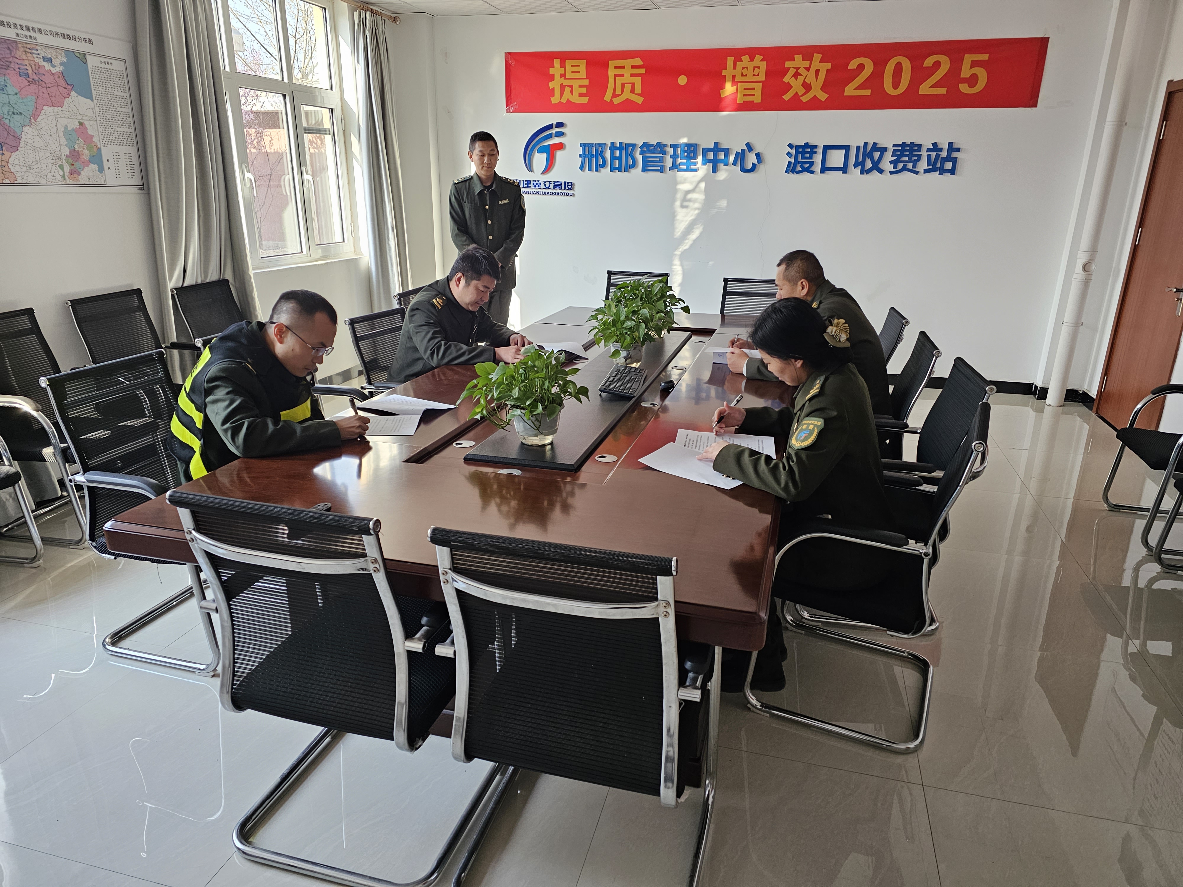bb8cb92fa1b571c46fe28332d1e5d13.jpg