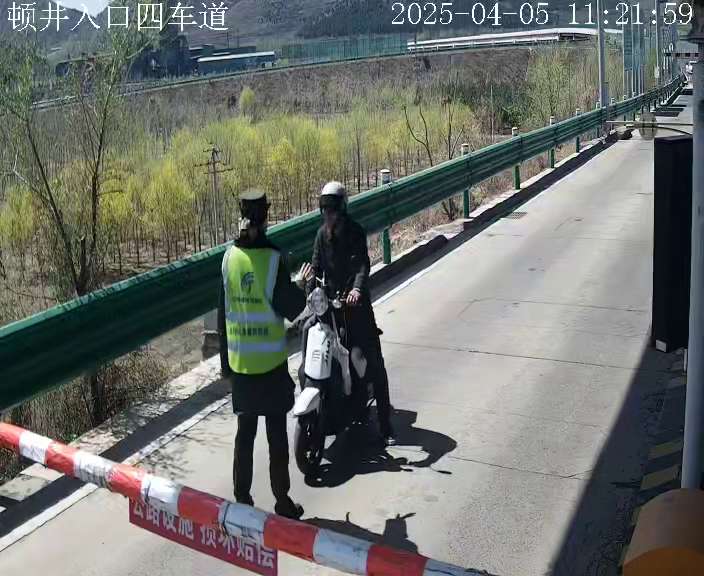 B24BEF10-19EA-486A-8E42-5D0DABB58C6A.jpeg B24BEF10-19EA-486A-8E42-5D0DABB58C6A.jpeg