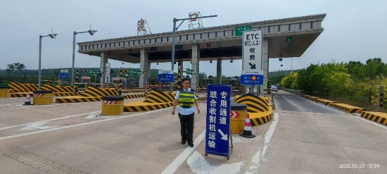 8c51b363ce88455cfbd06fc503a936a.jpg