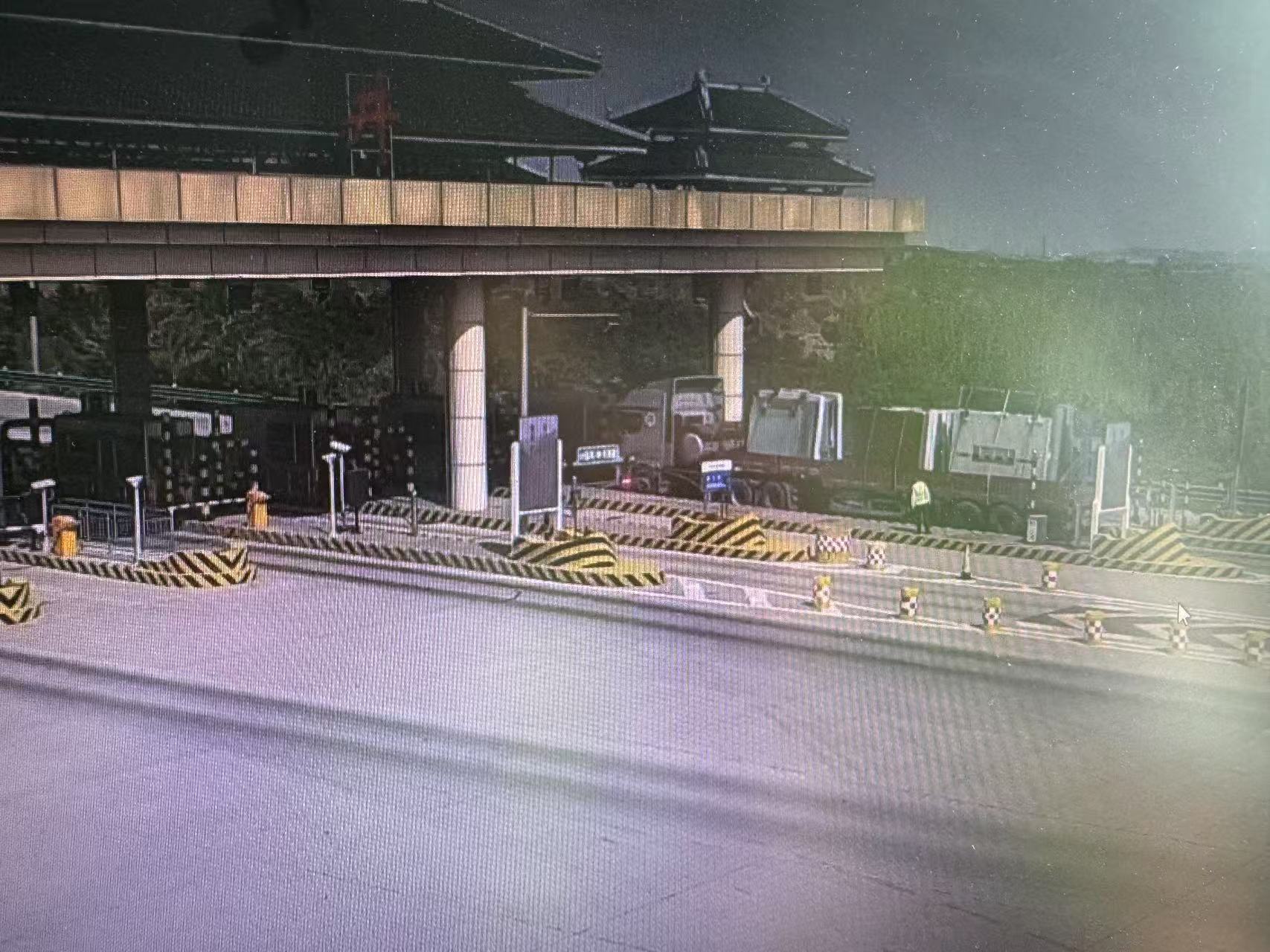 超载.jpg 超载.jpg