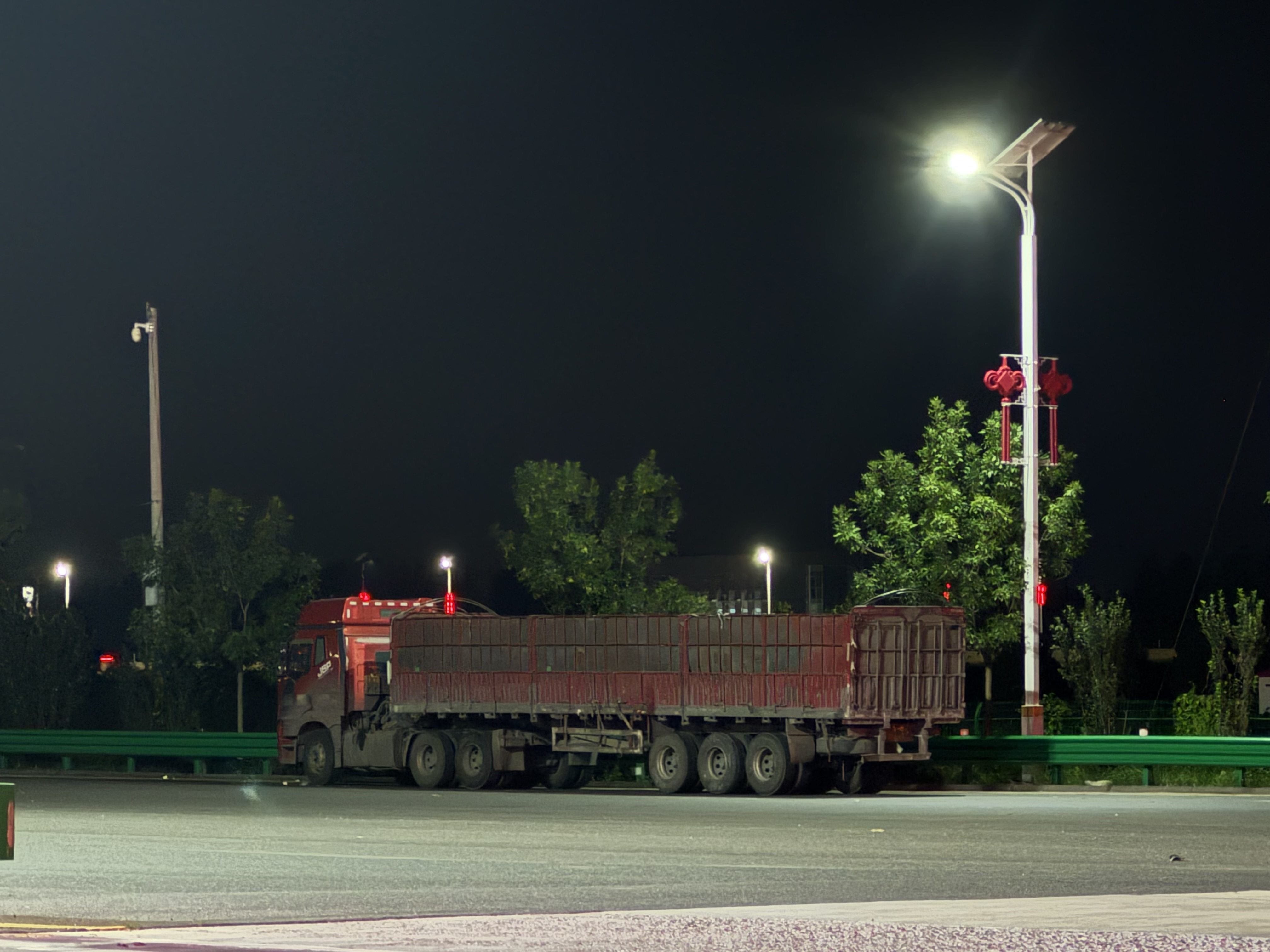 IMG_5586.JPG IMG_5586.JPG