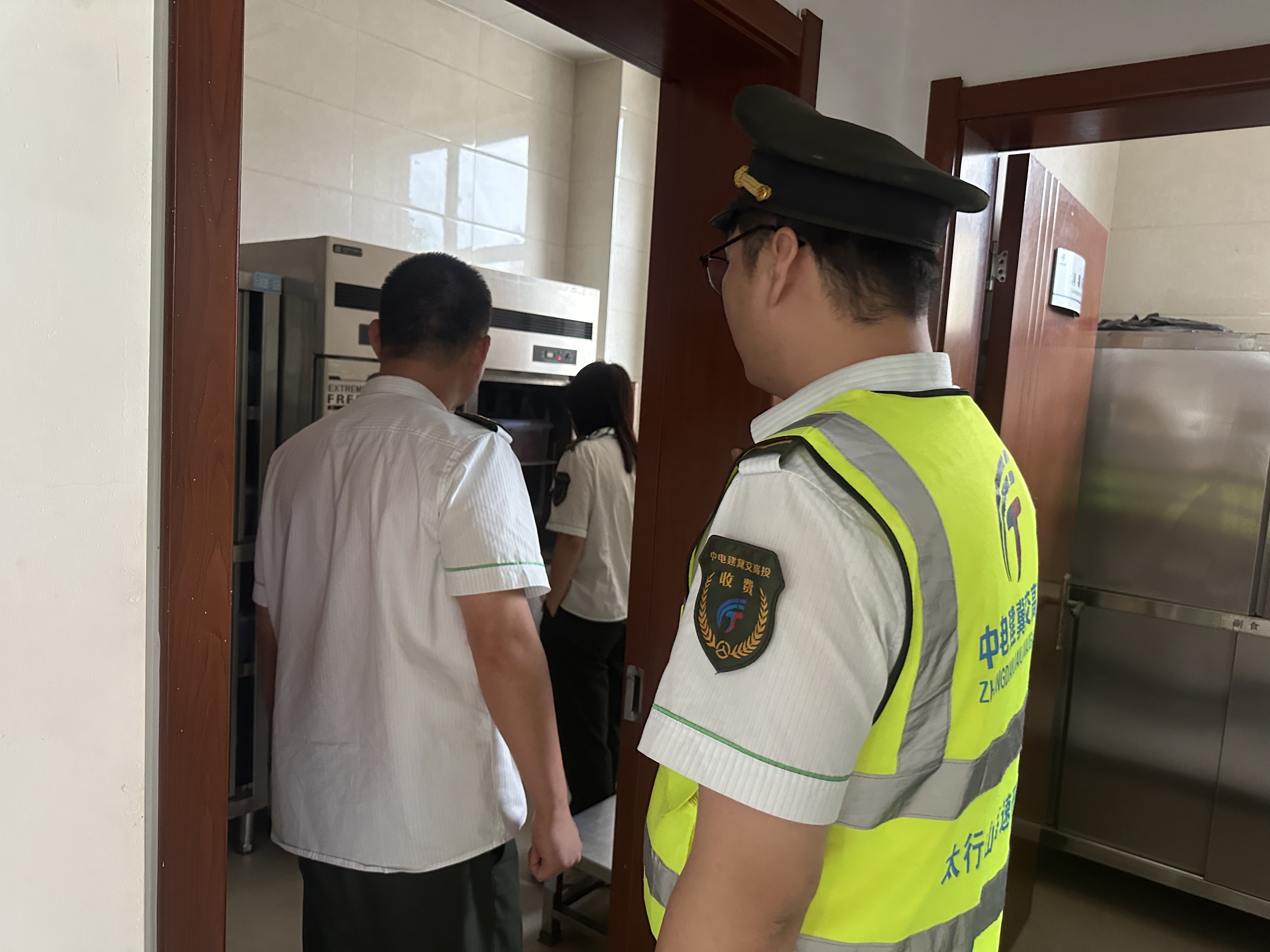 内丘北收费站食堂开展卫生安全检查 .jpg 内丘北收费站食堂开展卫生安全检查 .jpg
