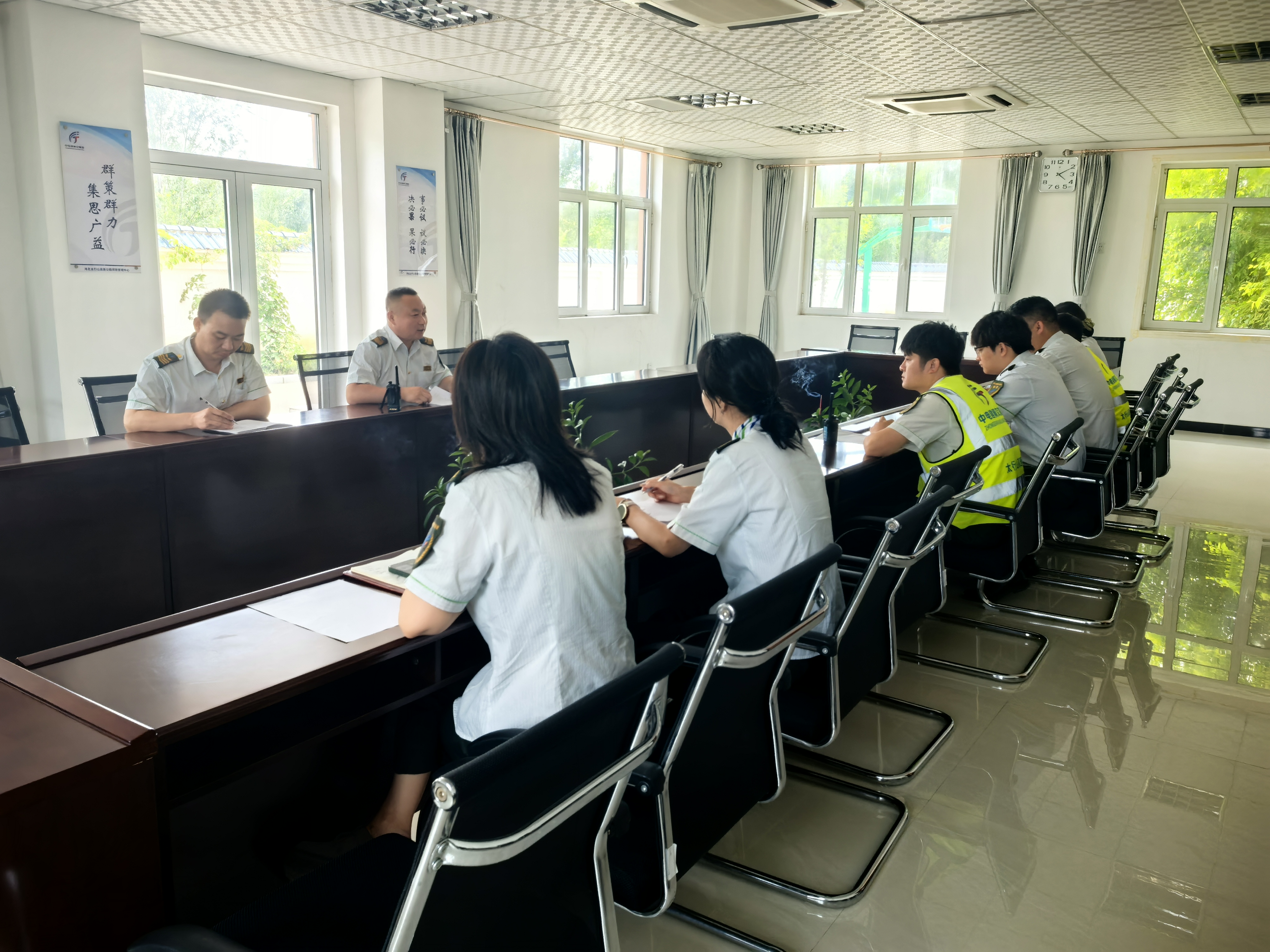 9.5内丘北收费站全面提升业务水平 多措并举强化员工综合能力.jpg