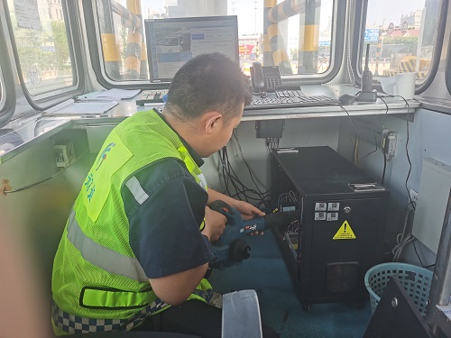 C:\Users\Administrator\Desktop\e814e1e7d3bc0c91f82377ff8ff8d0d.jpg C:\Users\Administrator\Desktop\e814e1e7d3bc0c91f82377ff8ff8d0d.jpg