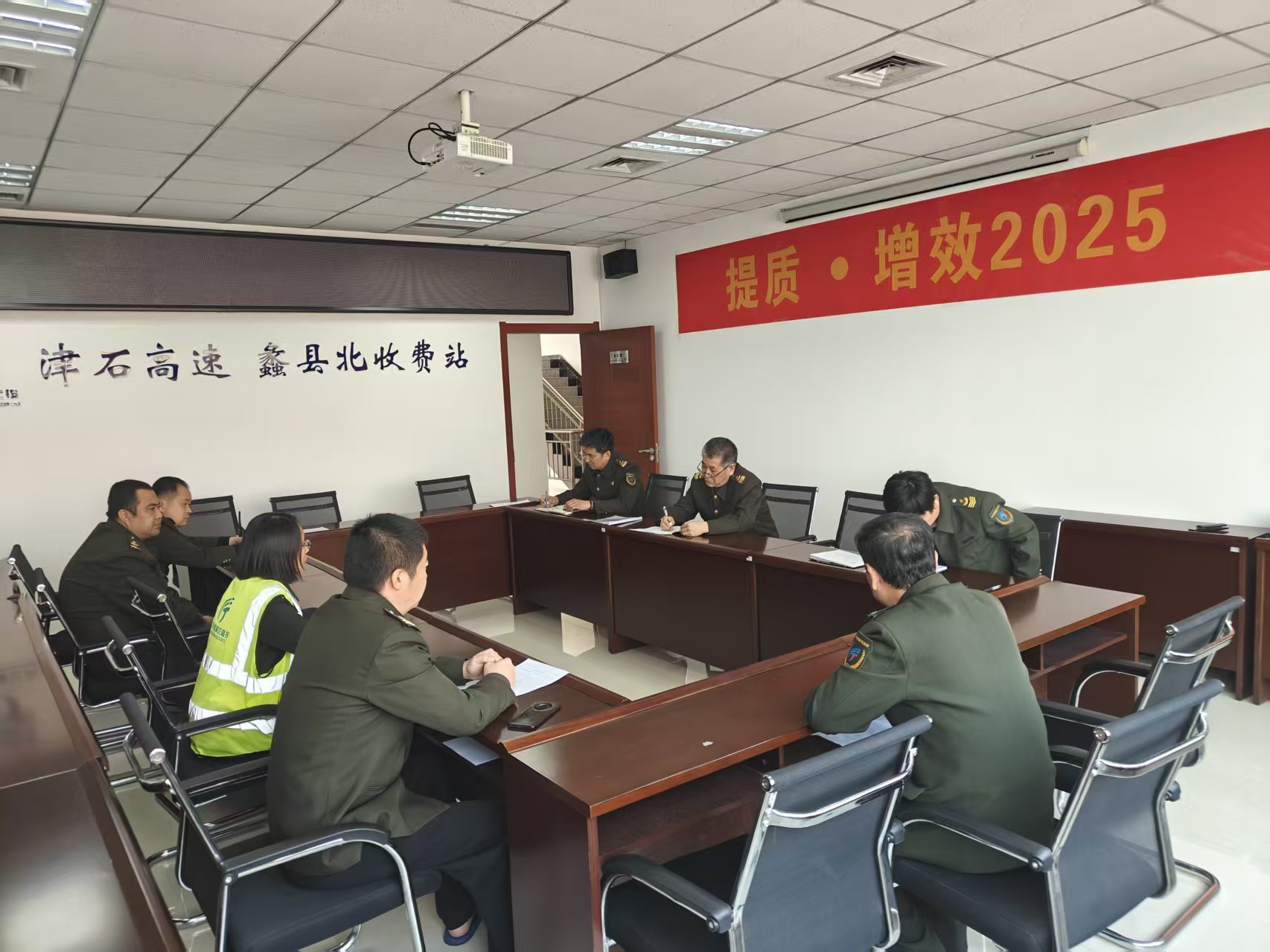 dfc79f6f7114b110d9e26714c16e42f7.jpg dfc79f6f7114b110d9e26714c16e42f7.jpg