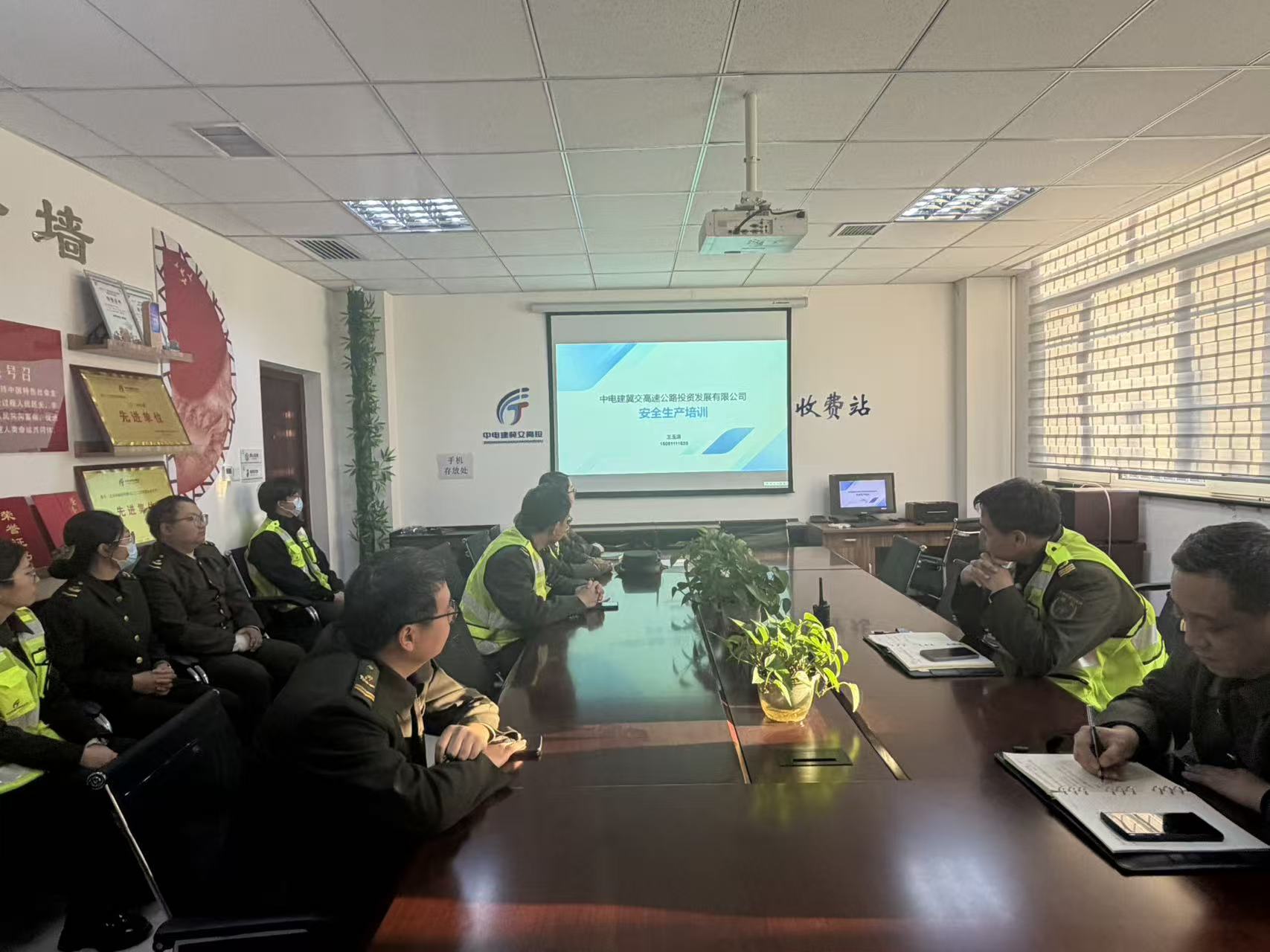 bbc080effd706741d67c2cc9fa405aea.jpg bbc080effd706741d67c2cc9fa405aea.jpg