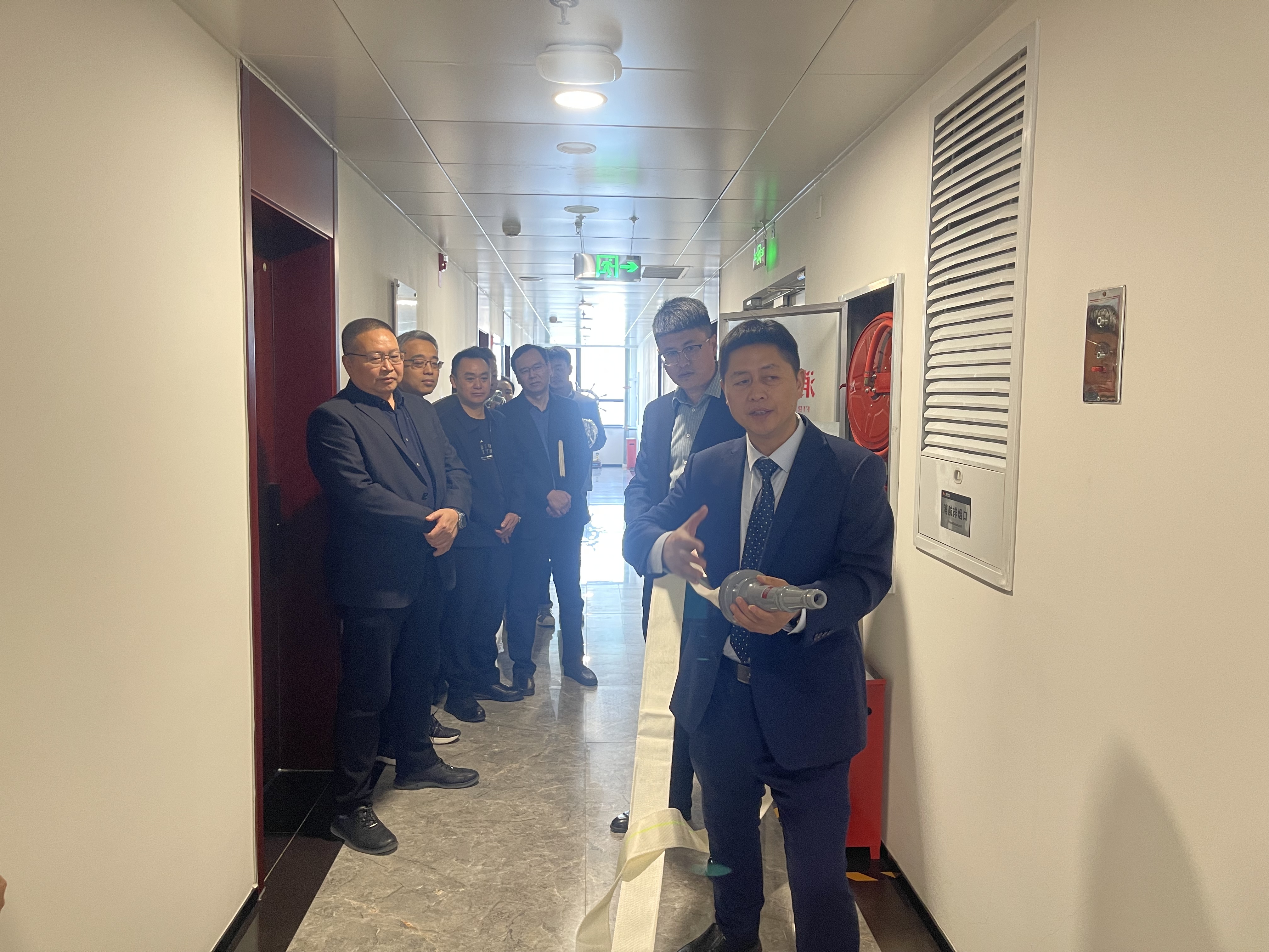 水带演练.jpg 水带演练.jpg