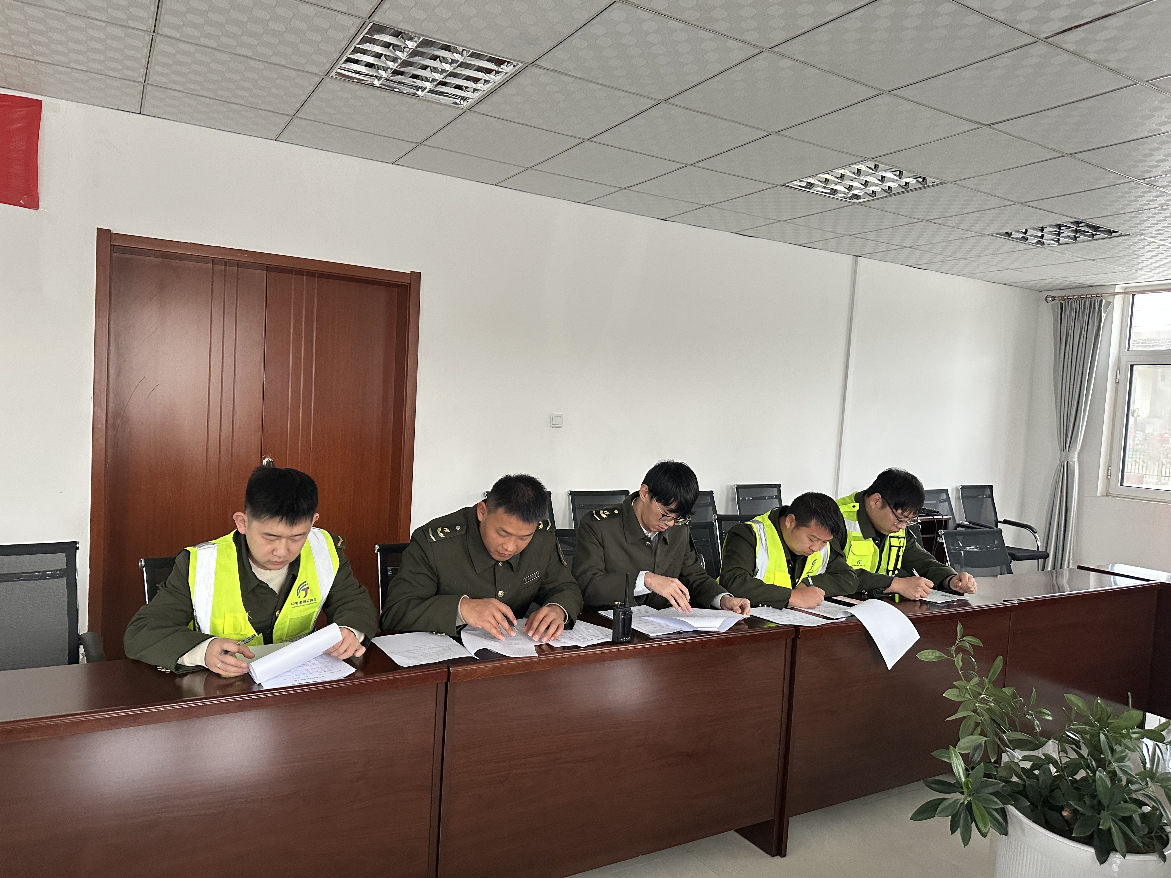 12.7二三班3.jpg 12.7二三班3.jpg