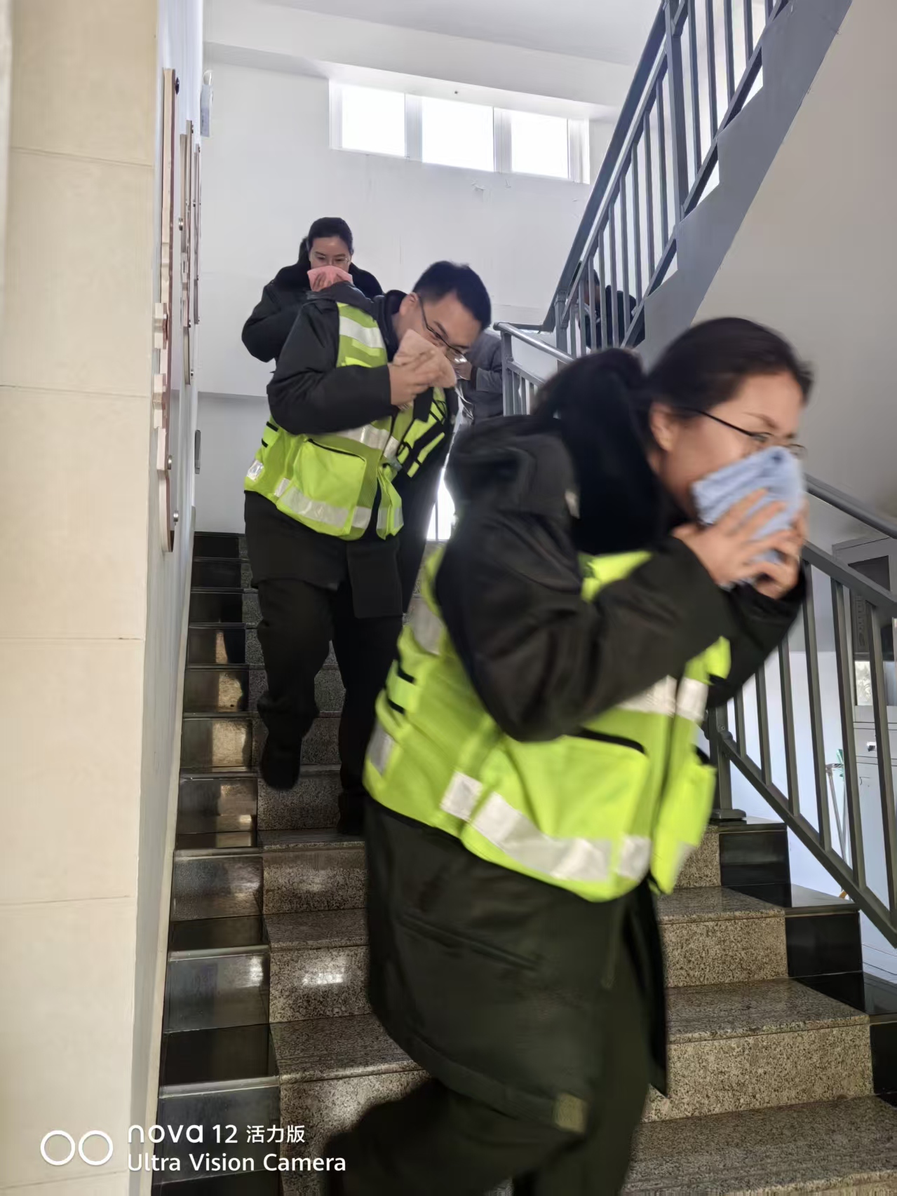 E:\赞龙桌面\疏散照片.jpg