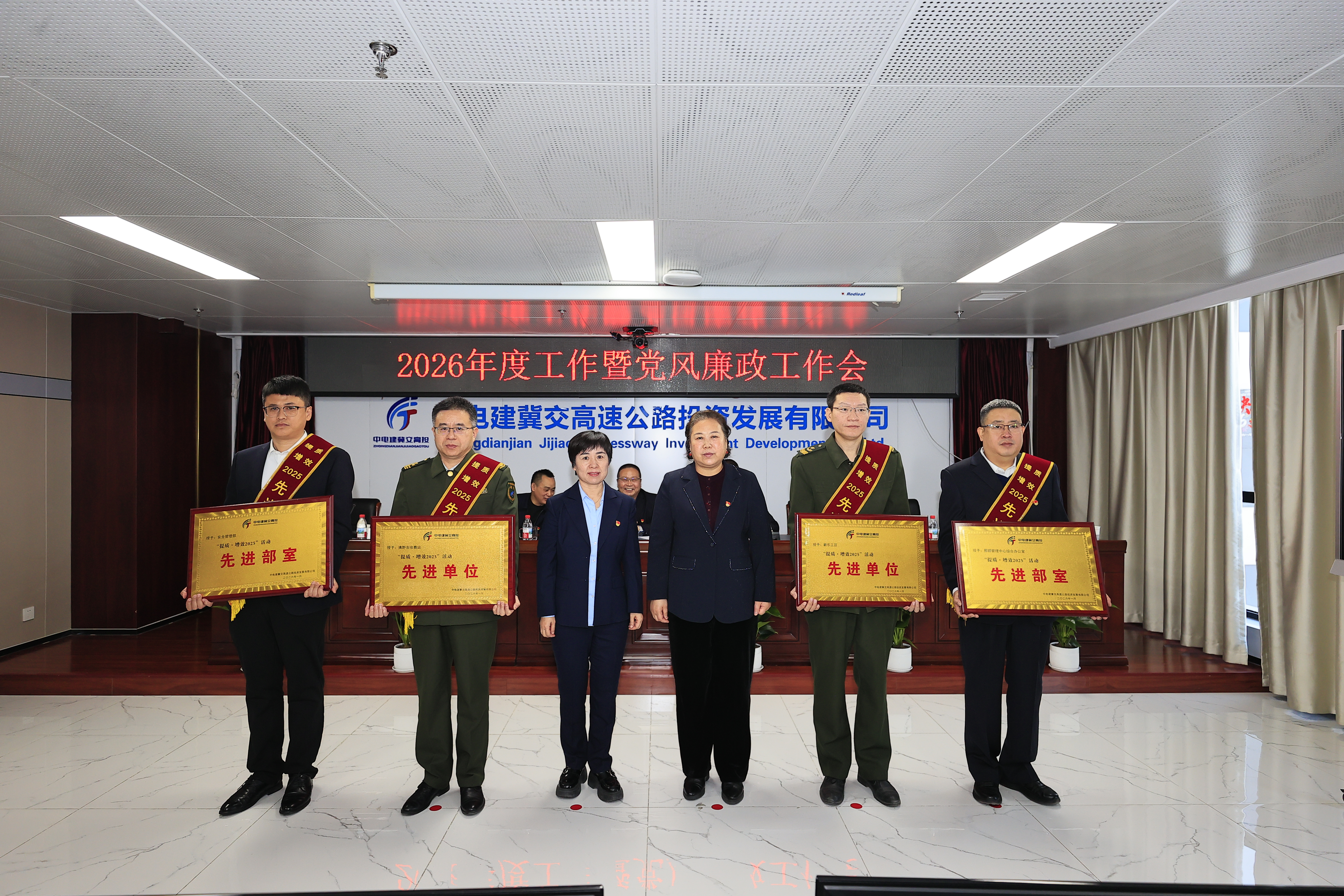 C:\Users\Administrator\Desktop\5.jpg C:\Users\Administrator\Desktop\5.jpg