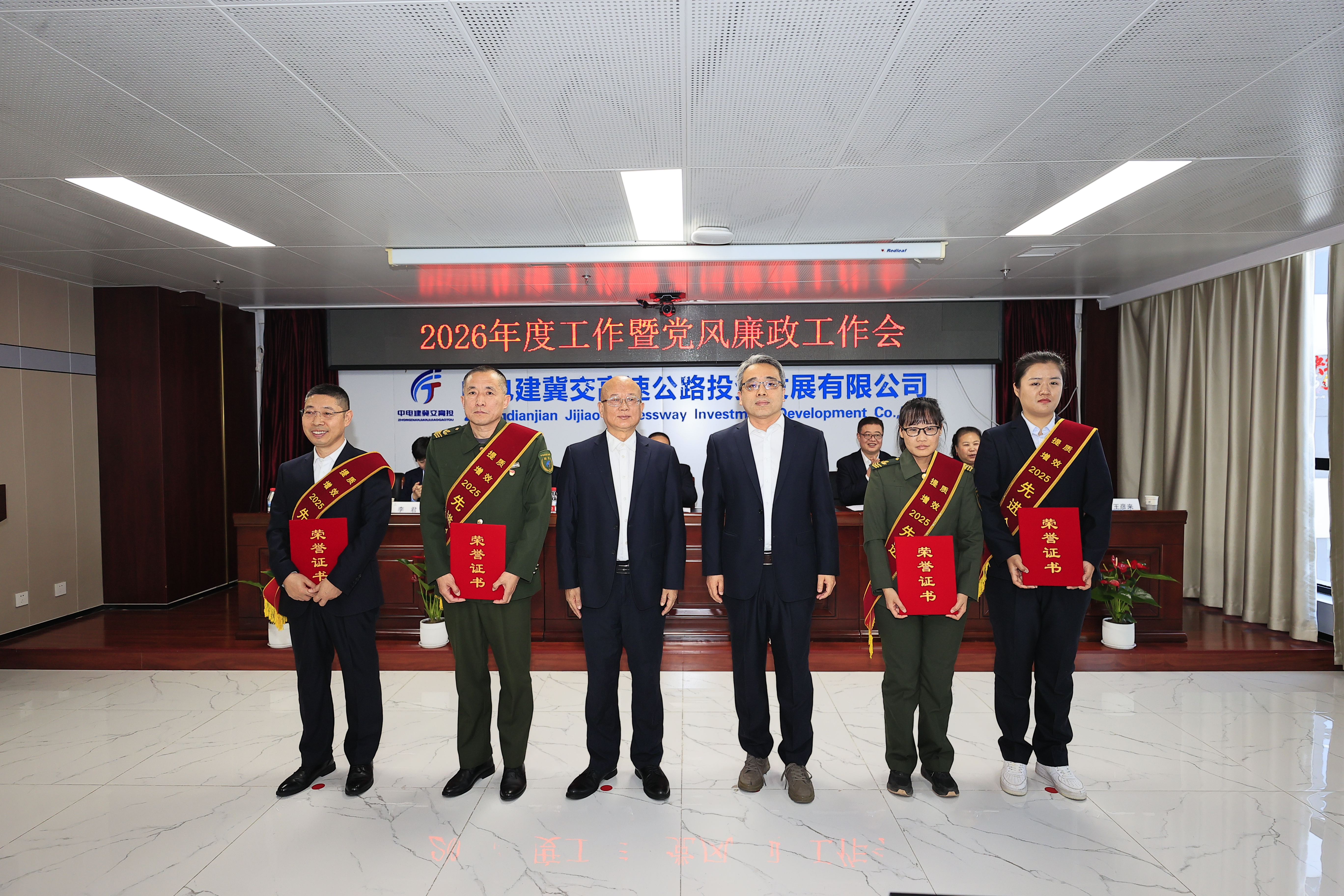 C:\Users\Administrator\Desktop\6.jpg C:\Users\Administrator\Desktop\6.jpg