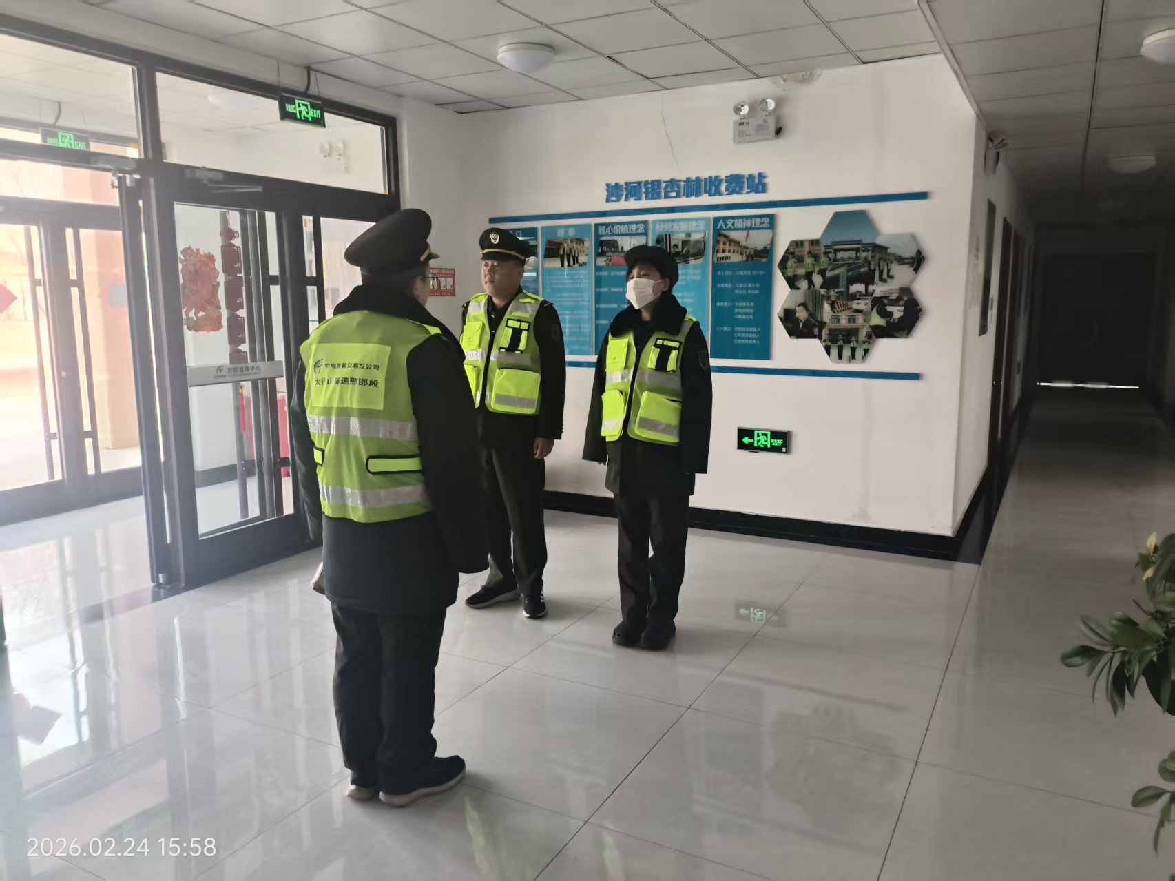 C:\Users\Administrator\Desktop\9b763c6e5a6c33f300fdf5921c975b59.jpg C:\Users\Administrator\Desktop\9b763c6e5a6c33f300fdf5921c975b59.jpg