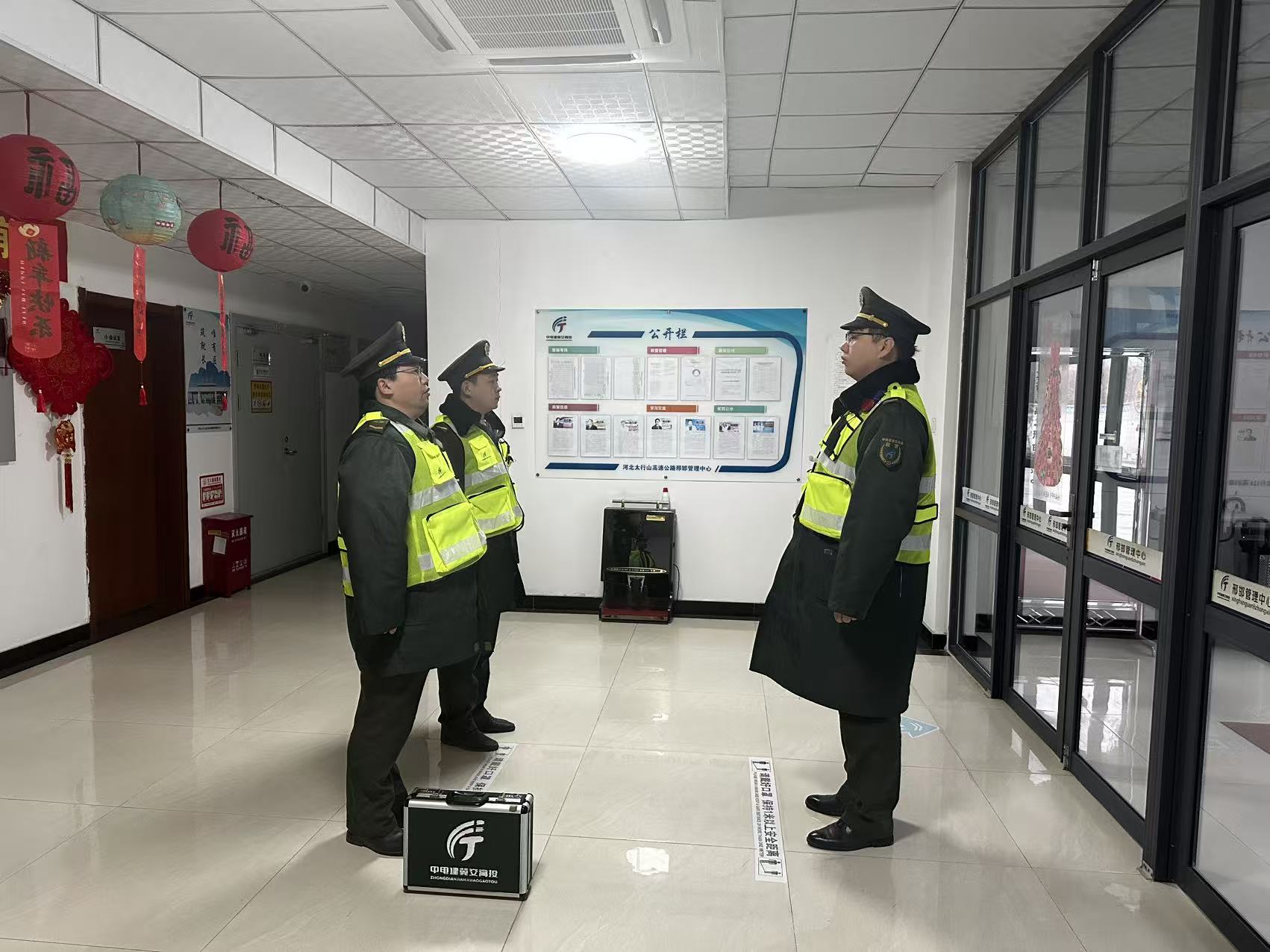 c66be08d09444d97ba09c9627bc98292.jpg c66be08d09444d97ba09c9627bc98292.jpg