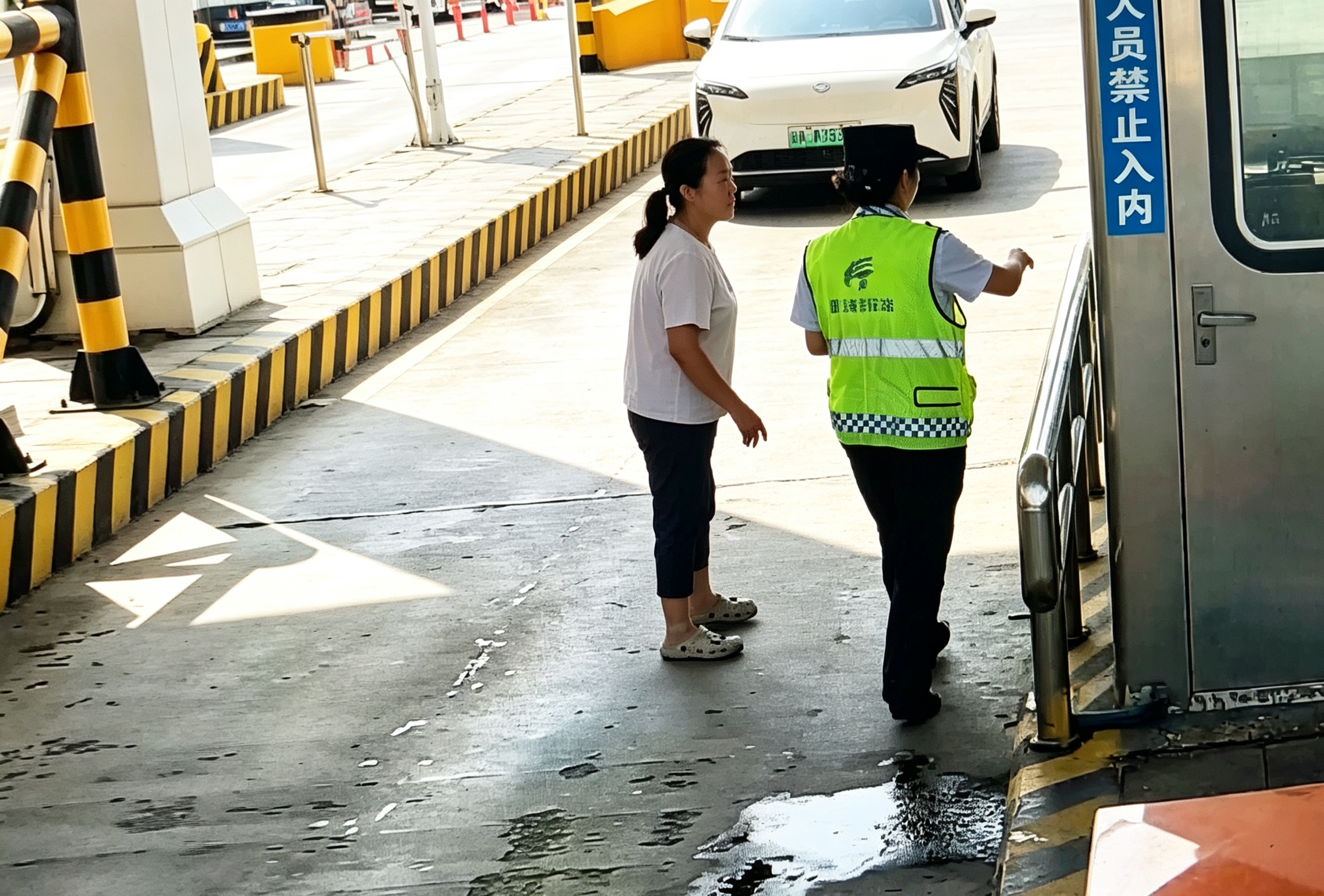 e2ec9afa6a466a4d693cb586bf810ec9.jpg